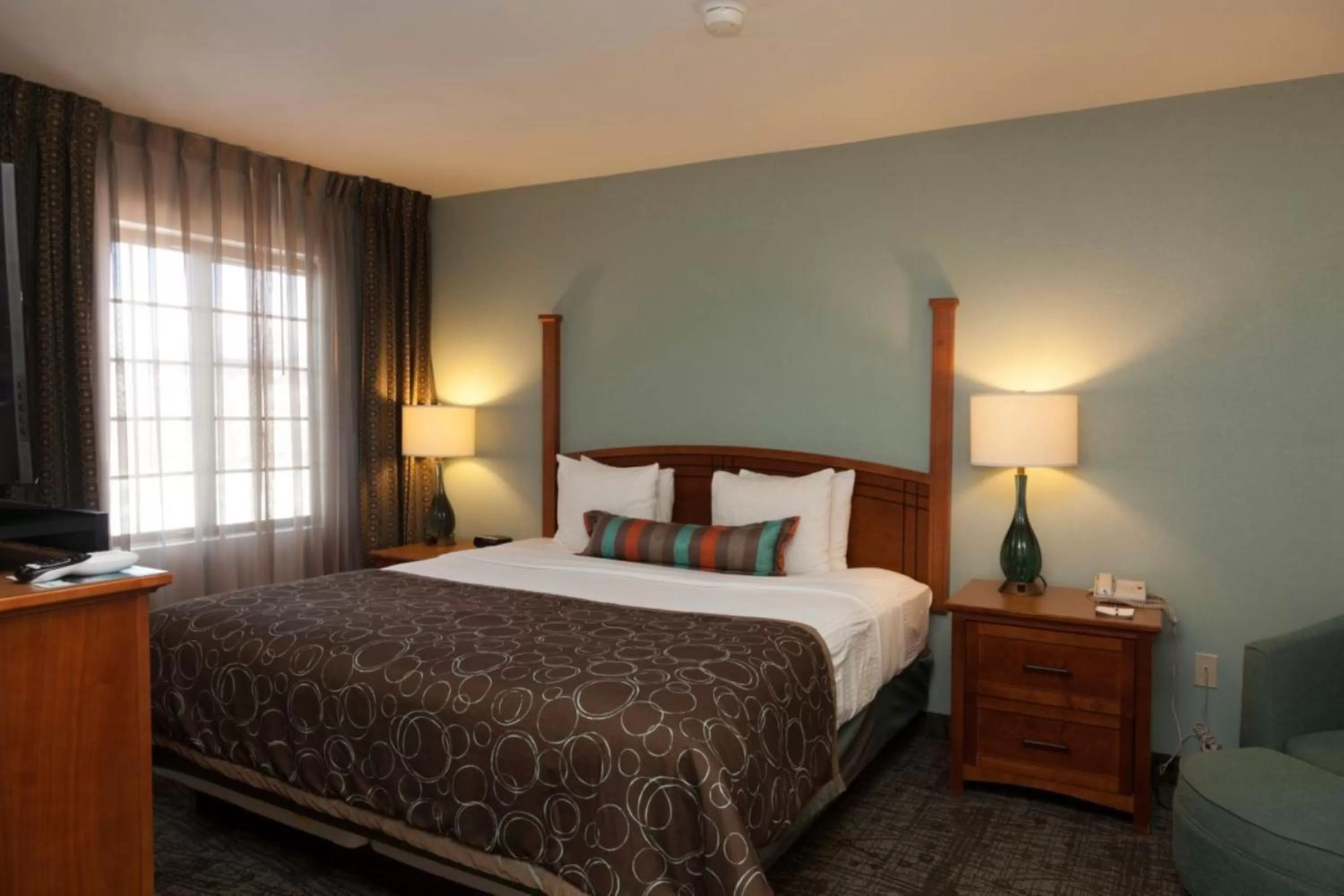 One-Bedroom King Suite - Mountain View/Non-Smoking in Staybridge Suites Colorado Springs North by IHG