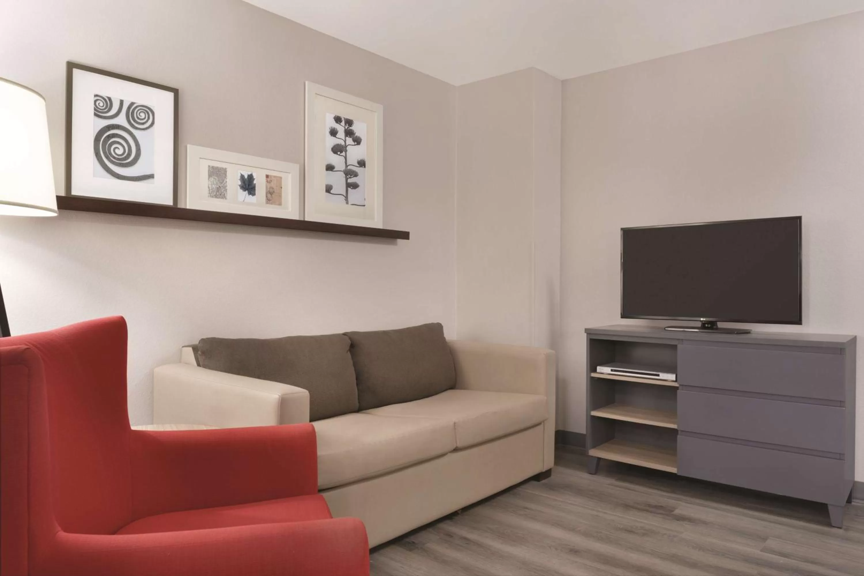 King Suite with Whirlpool - Non-Smoking in Country Inn & Suites by Radisson, Cedar Falls, IA