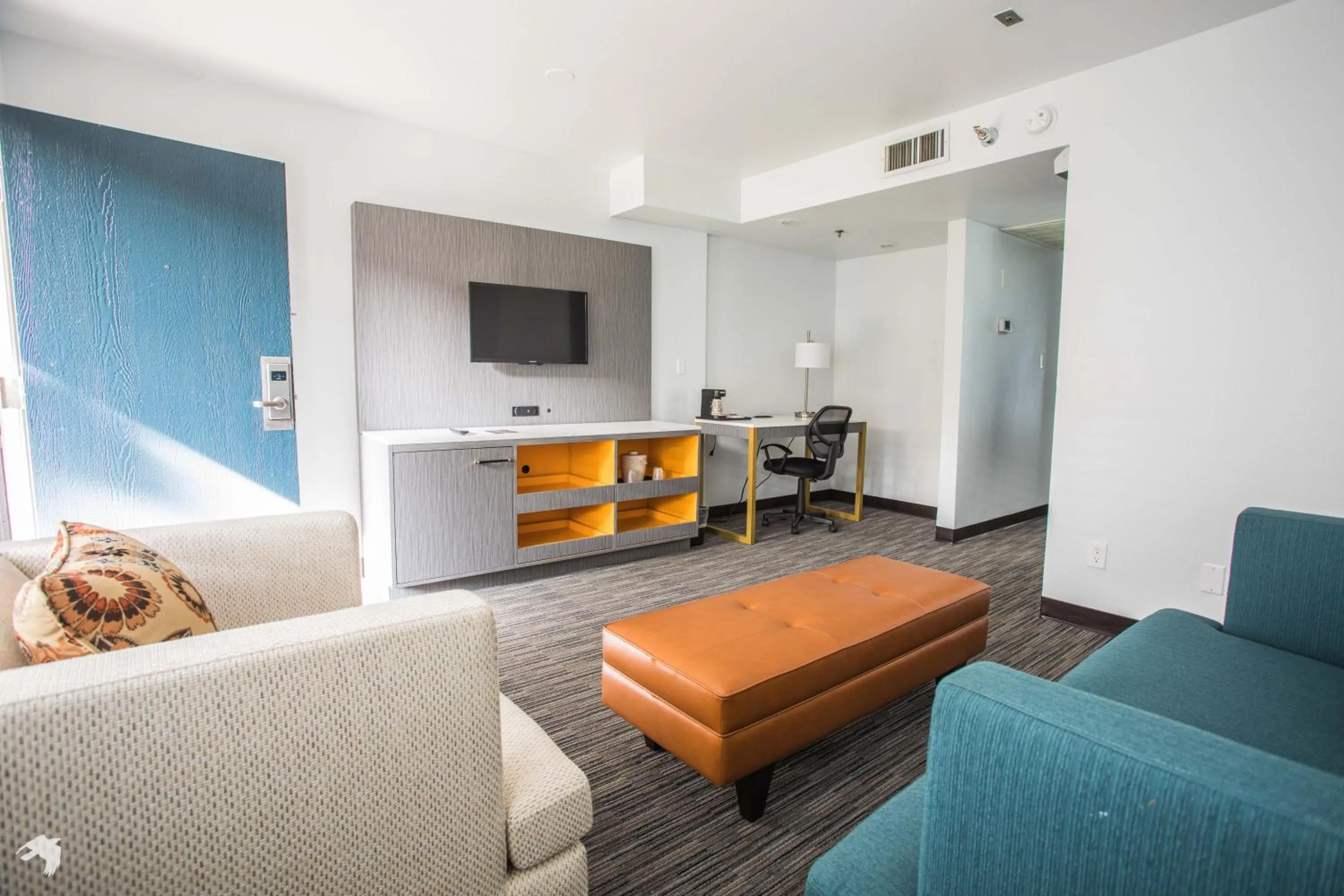 Standard King Suite in Vanllee Hotel