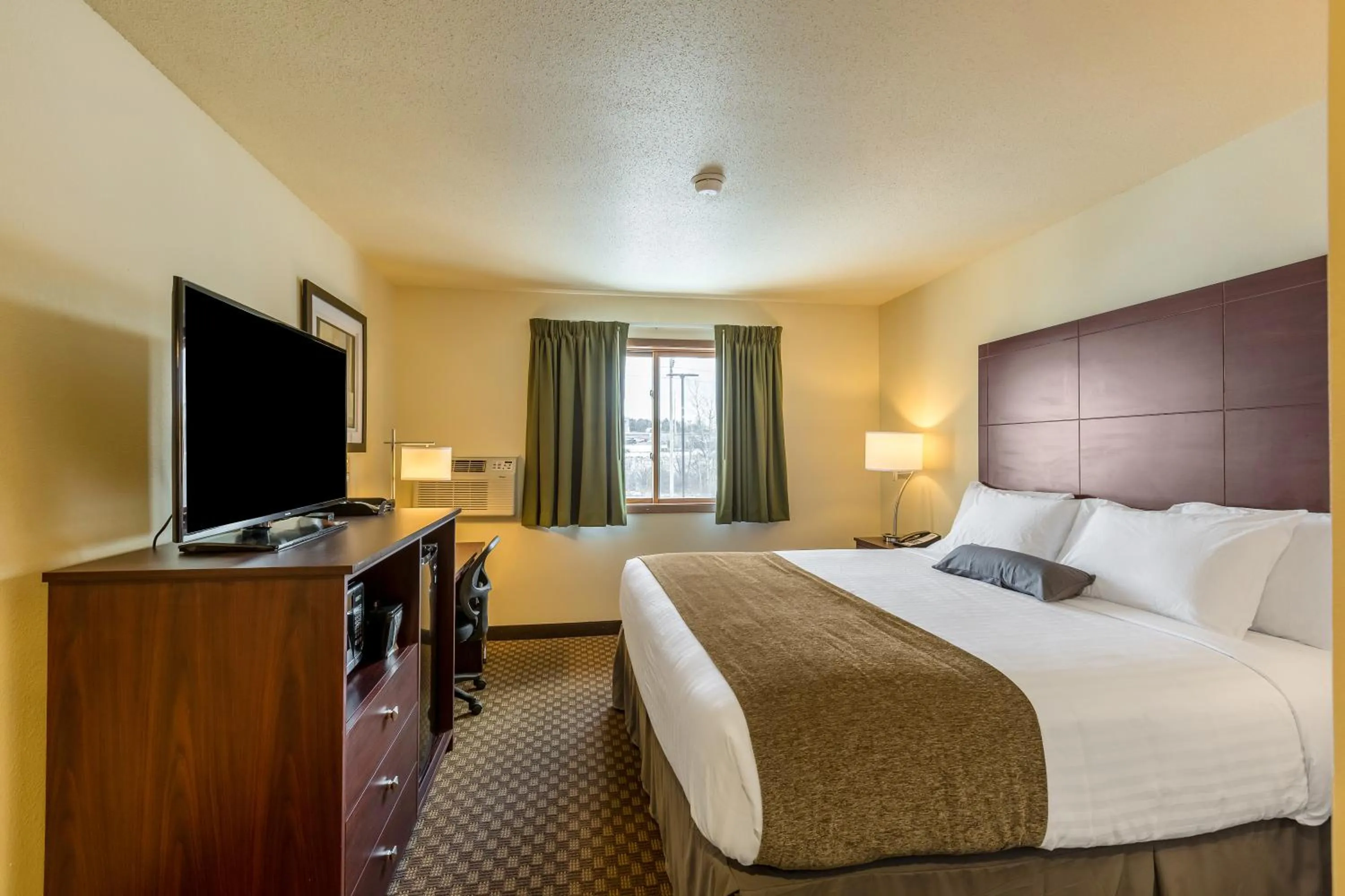 Triple Room in Cobblestone Inn & Suites - Merrill