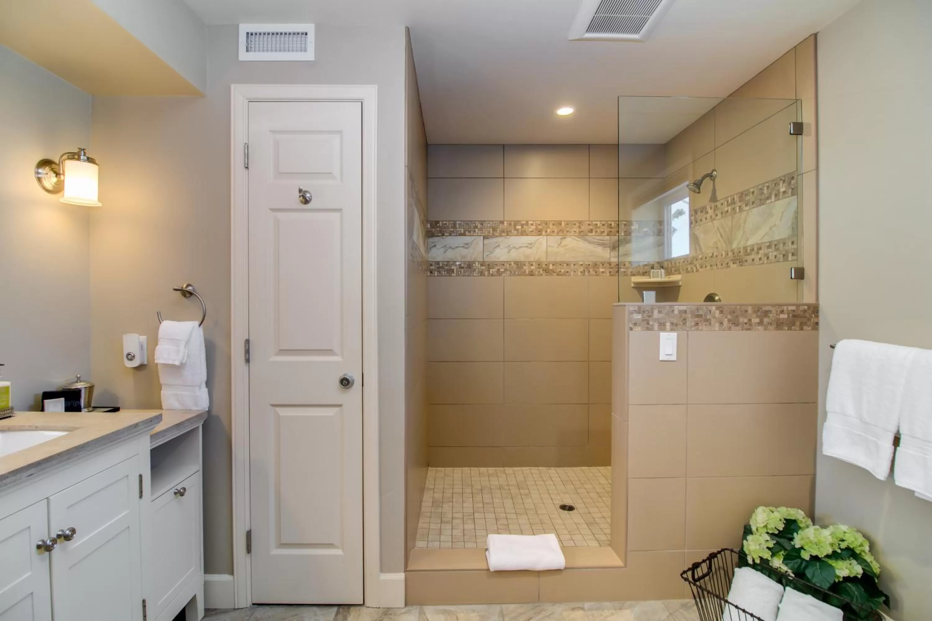 Two-Bedroom Suite in Winchester Inn