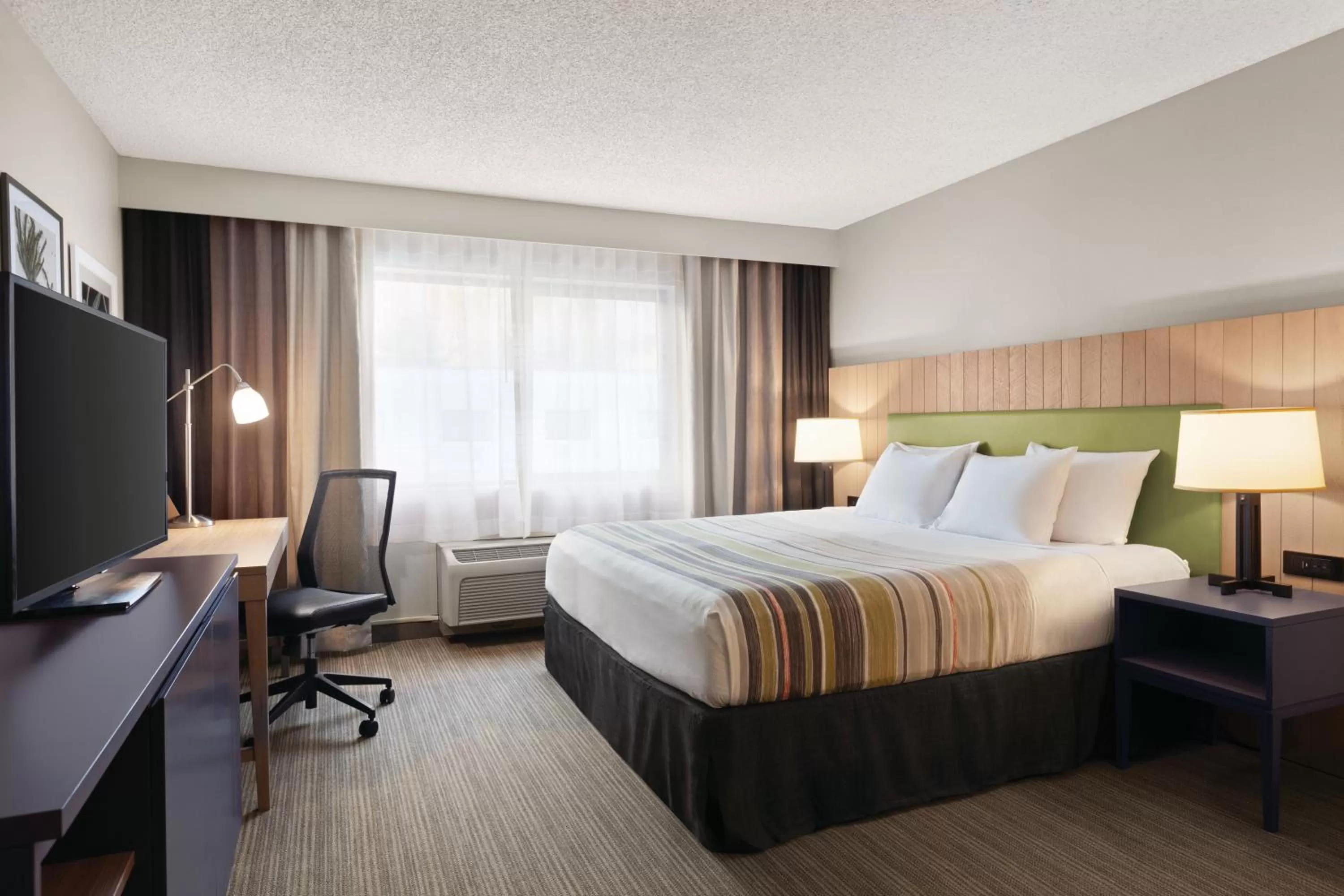 Studio King Suite in Country Inn & Suites by Radisson, Seattle-Bothell, WA