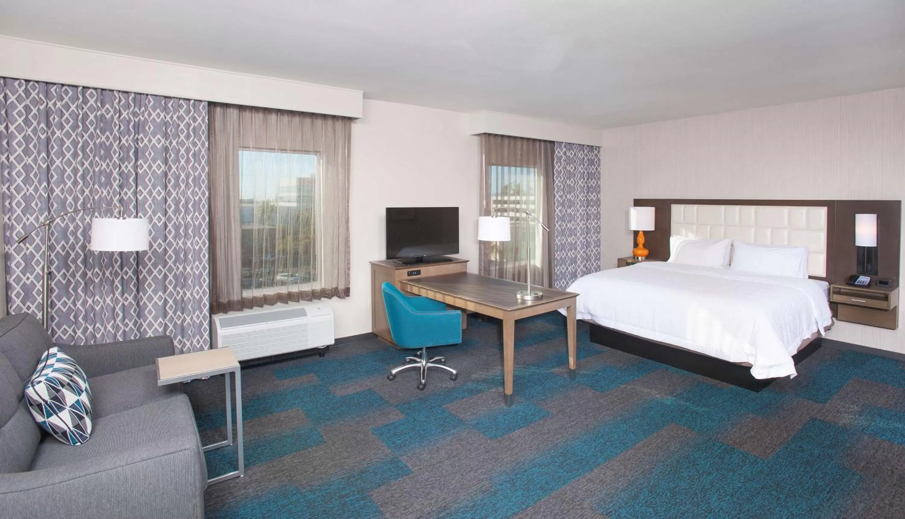 King Studio Suite with Sofa Bed - Hearing Access/Non-Smoking in Hampton Inn & Suites LAX El Segundo