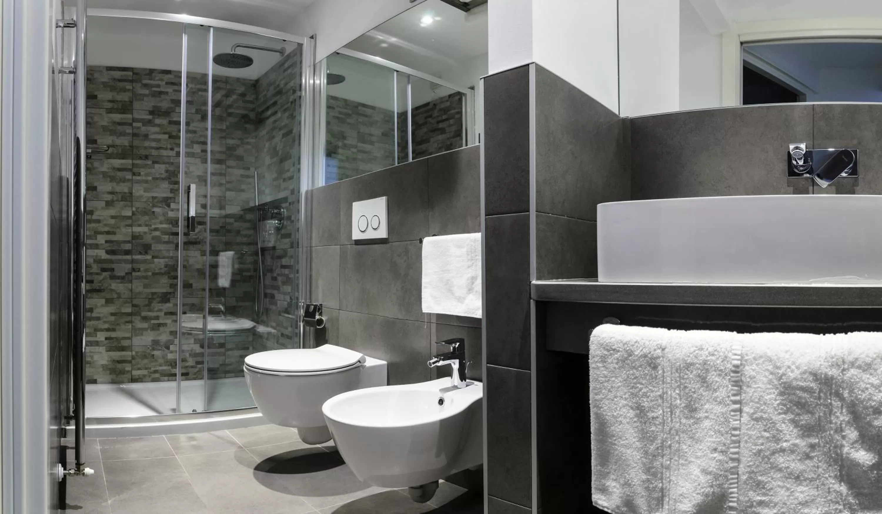 Apartment with Balcony in Residence Diaz