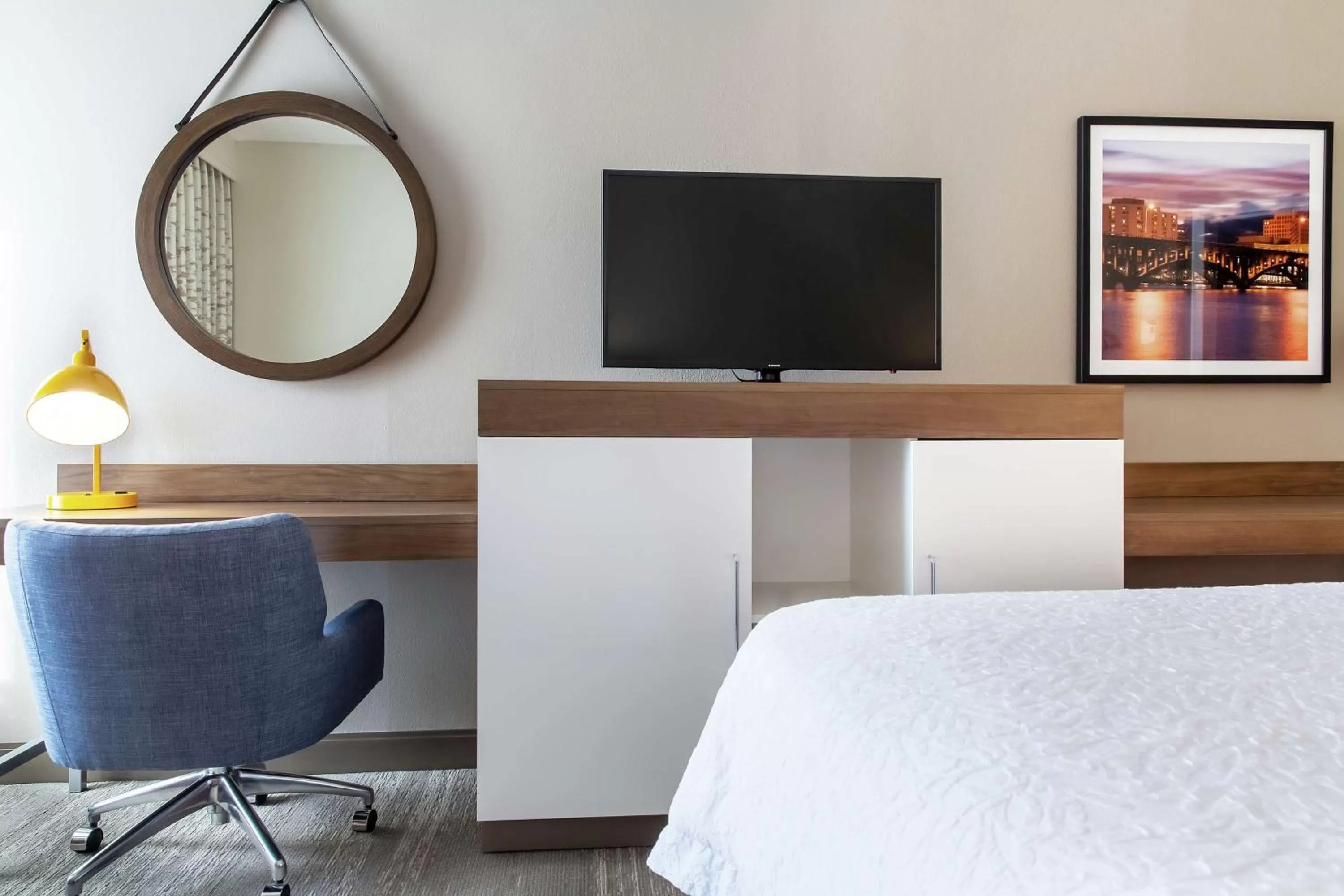 Queen Room with Two Queen Beds - Hearing Access in Hampton Inn Rockford