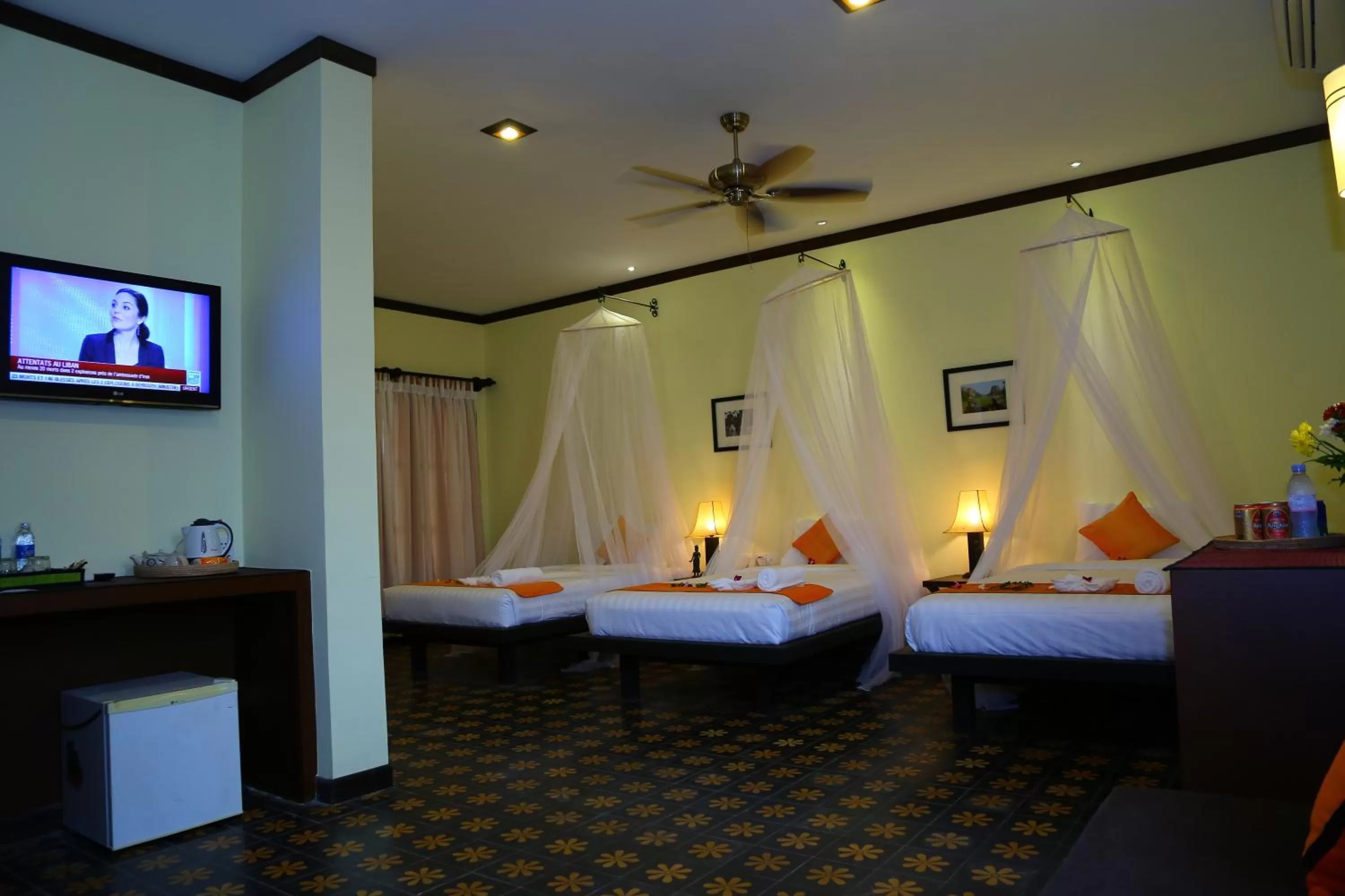 Super Family With Bathtub in Residence Indochine D'angkor