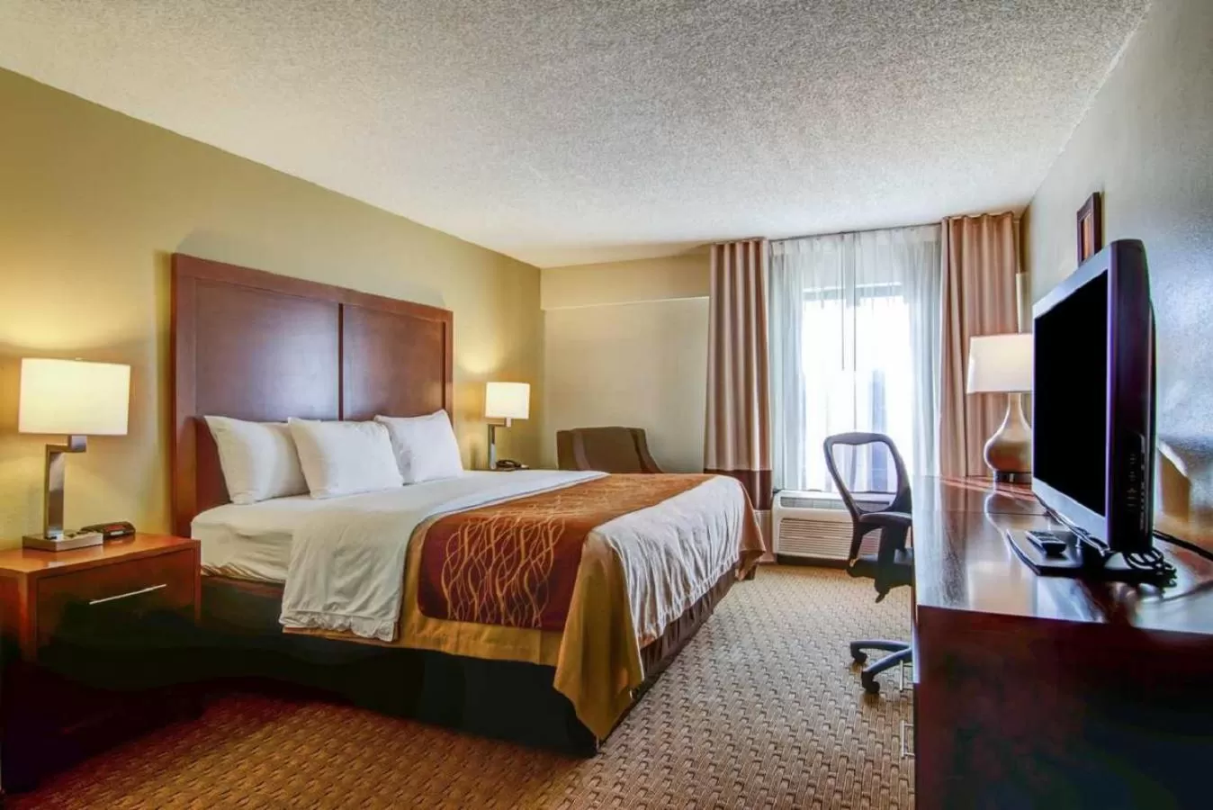 King Room - Non-Smoking in Comfort Inn Kennesaw