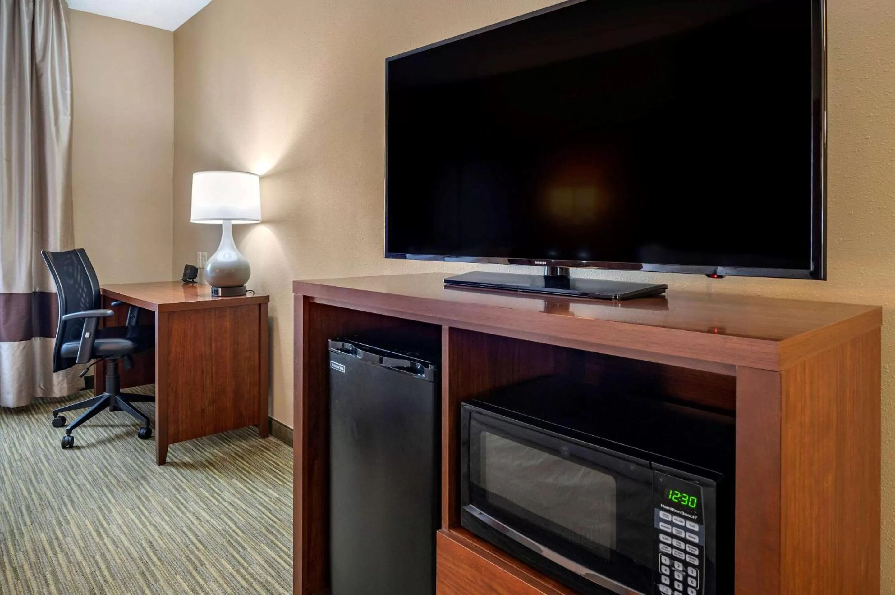 Queen Suite with Two Queen Beds - Non-Smoking in Comfort Suites Elkhart North