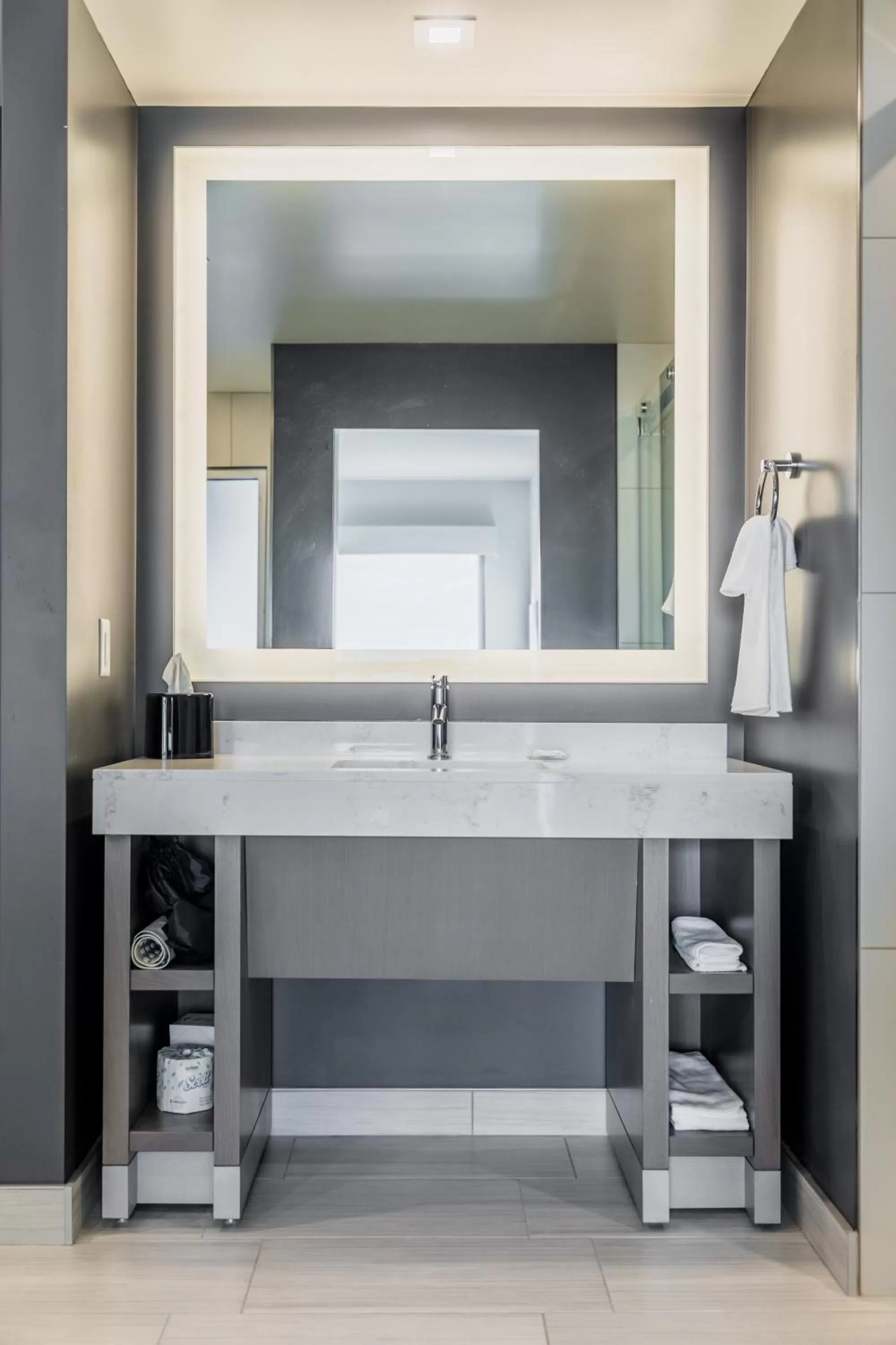 King Studio in Hyatt House Winnipeg South Outlet Collection