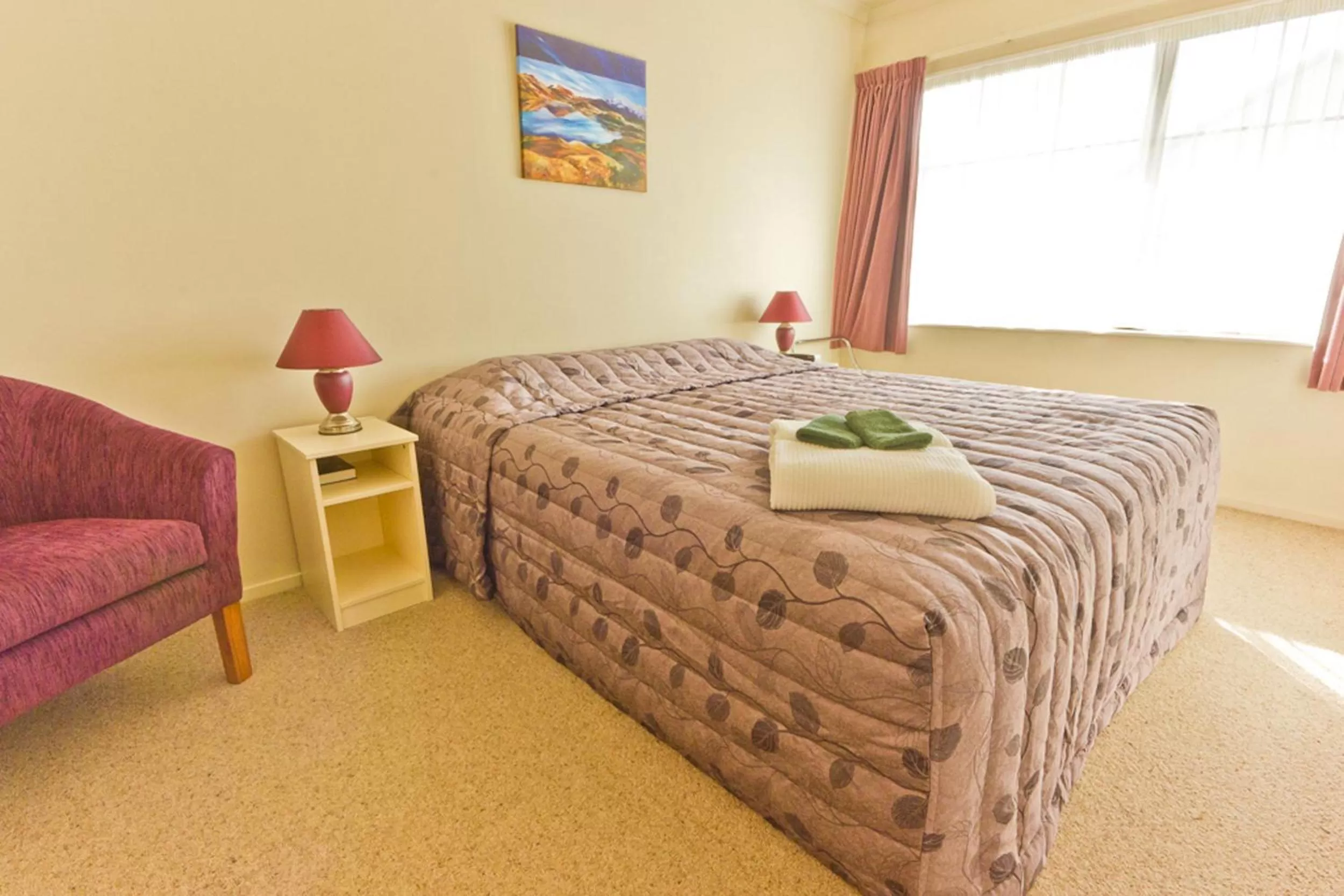 Two-Bedroom Apartment in Arrow Motel Apartments