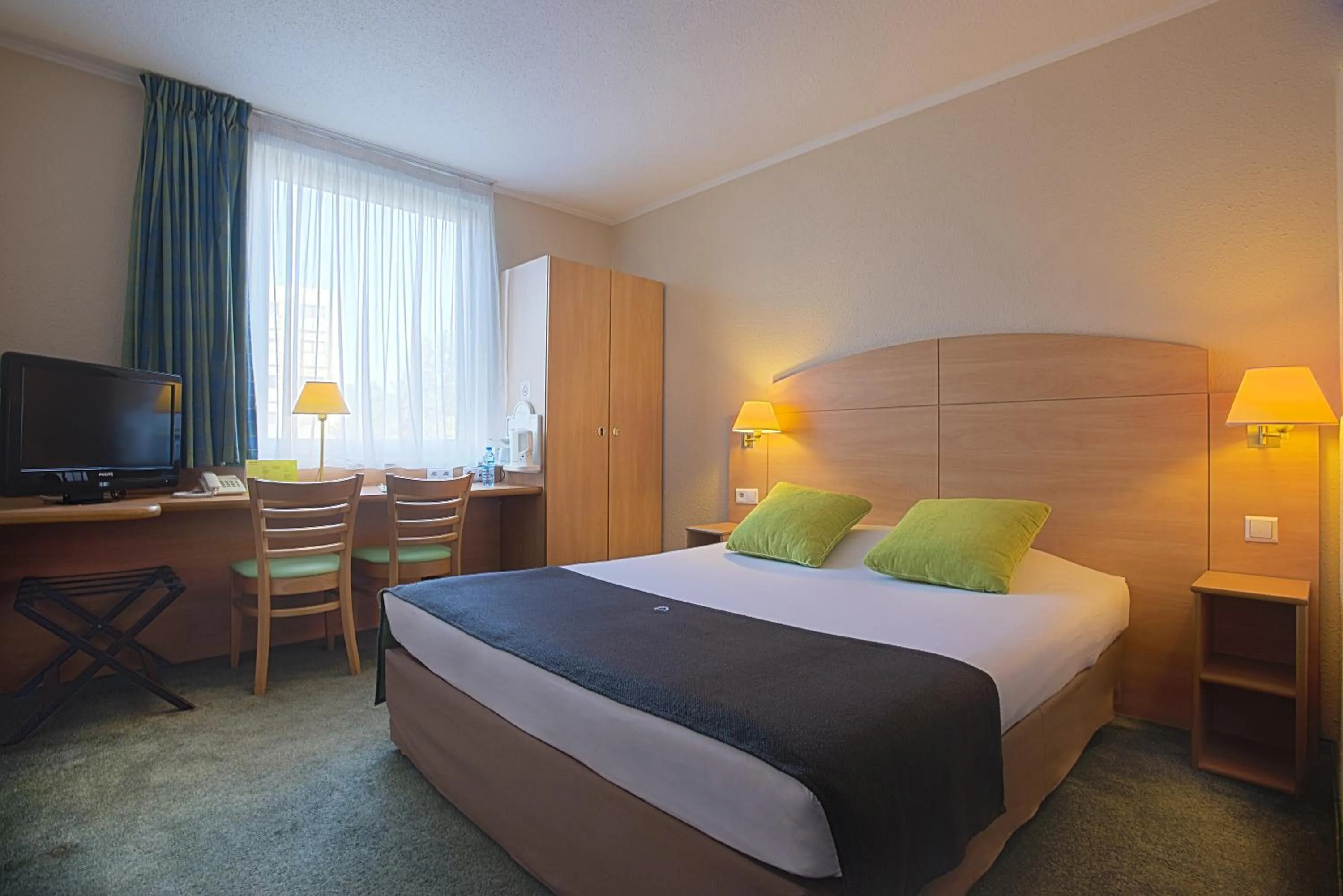 Superior Room - 1 King Bed in Campanile Lublin