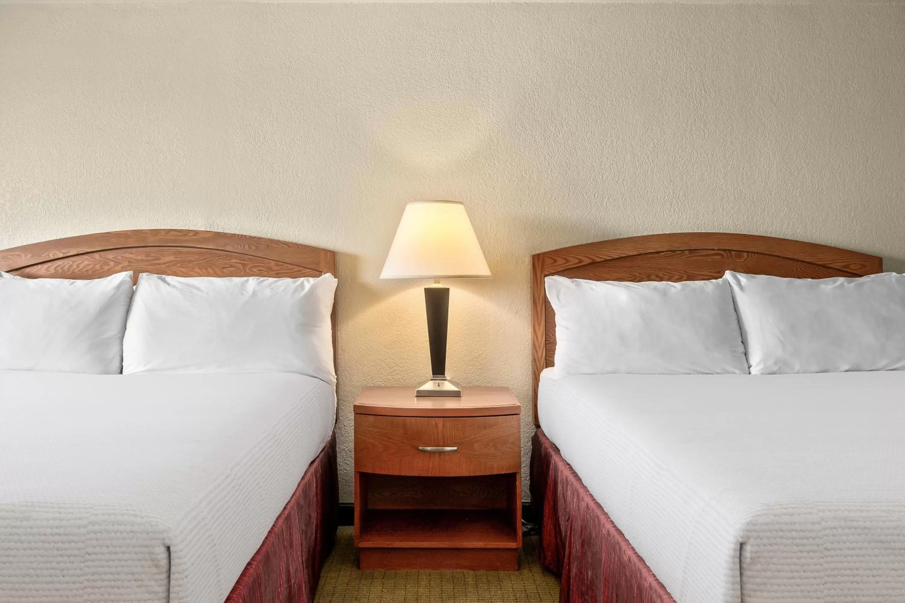 Queen Room with Two Queen Beds in Golden Sails Hotel