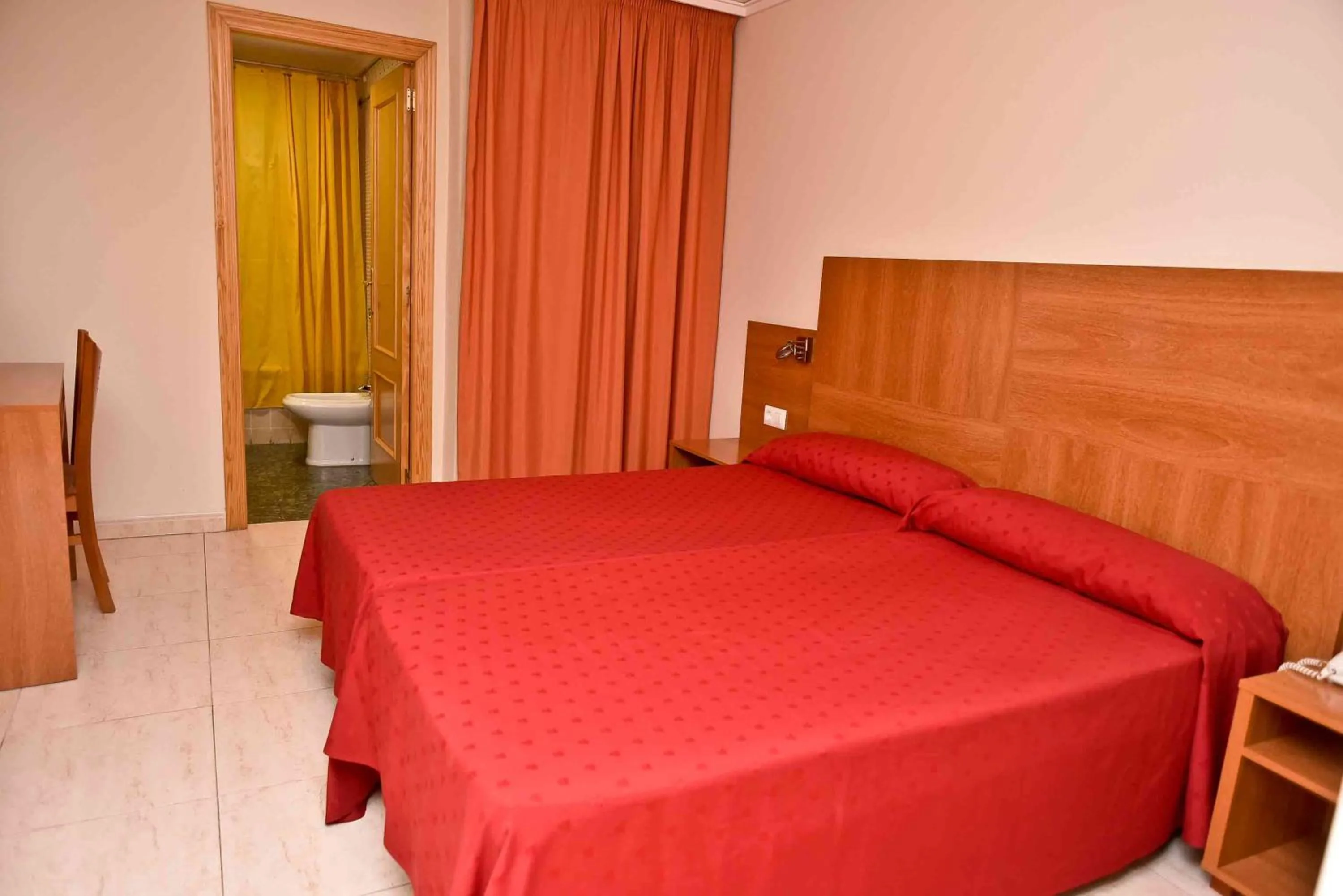 Double or Twin Room in Hotel Adsubia