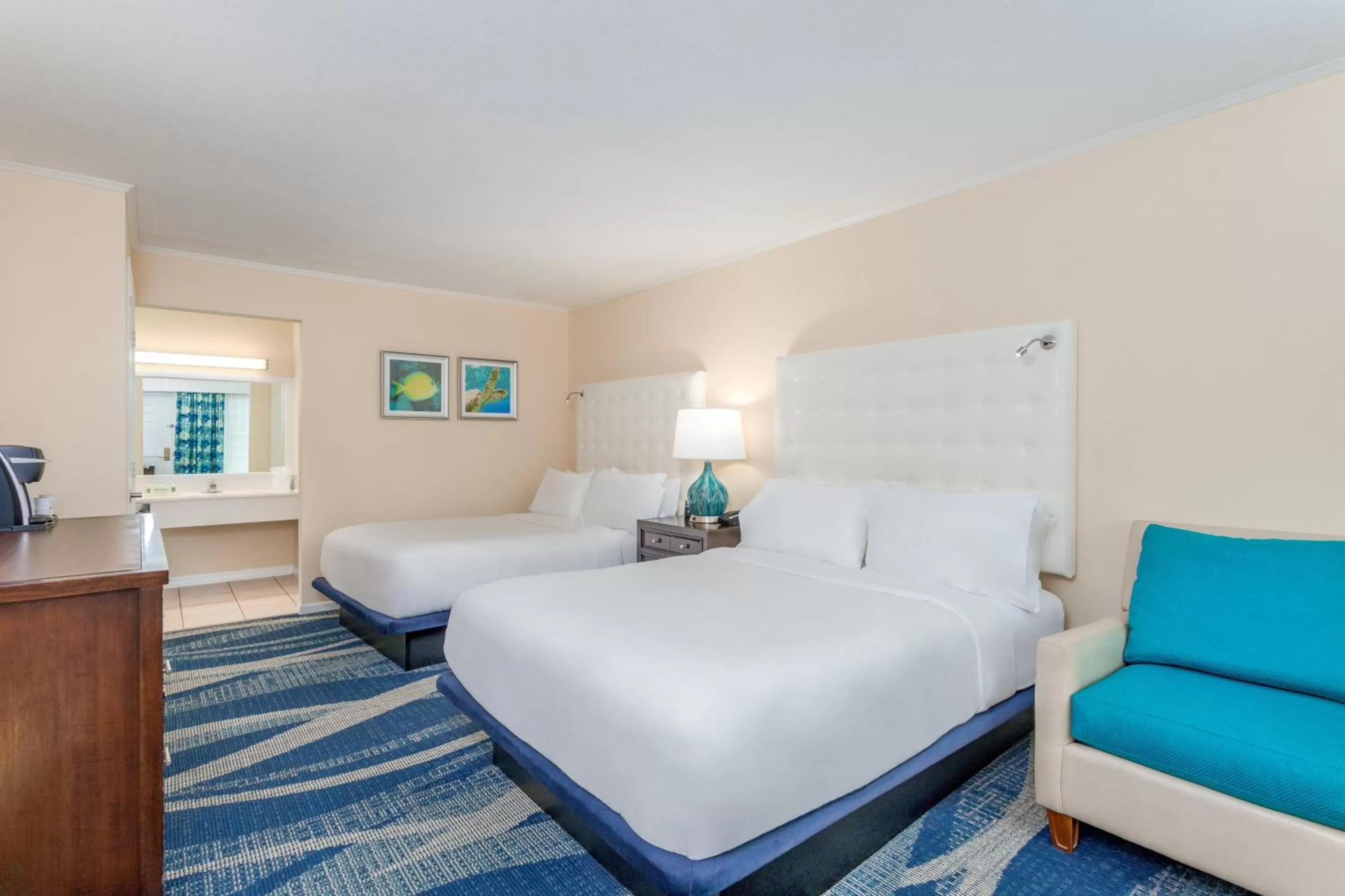 Queen Room with Two Queen Beds and Marina View in Holiday Inn Key Largo by IHG
