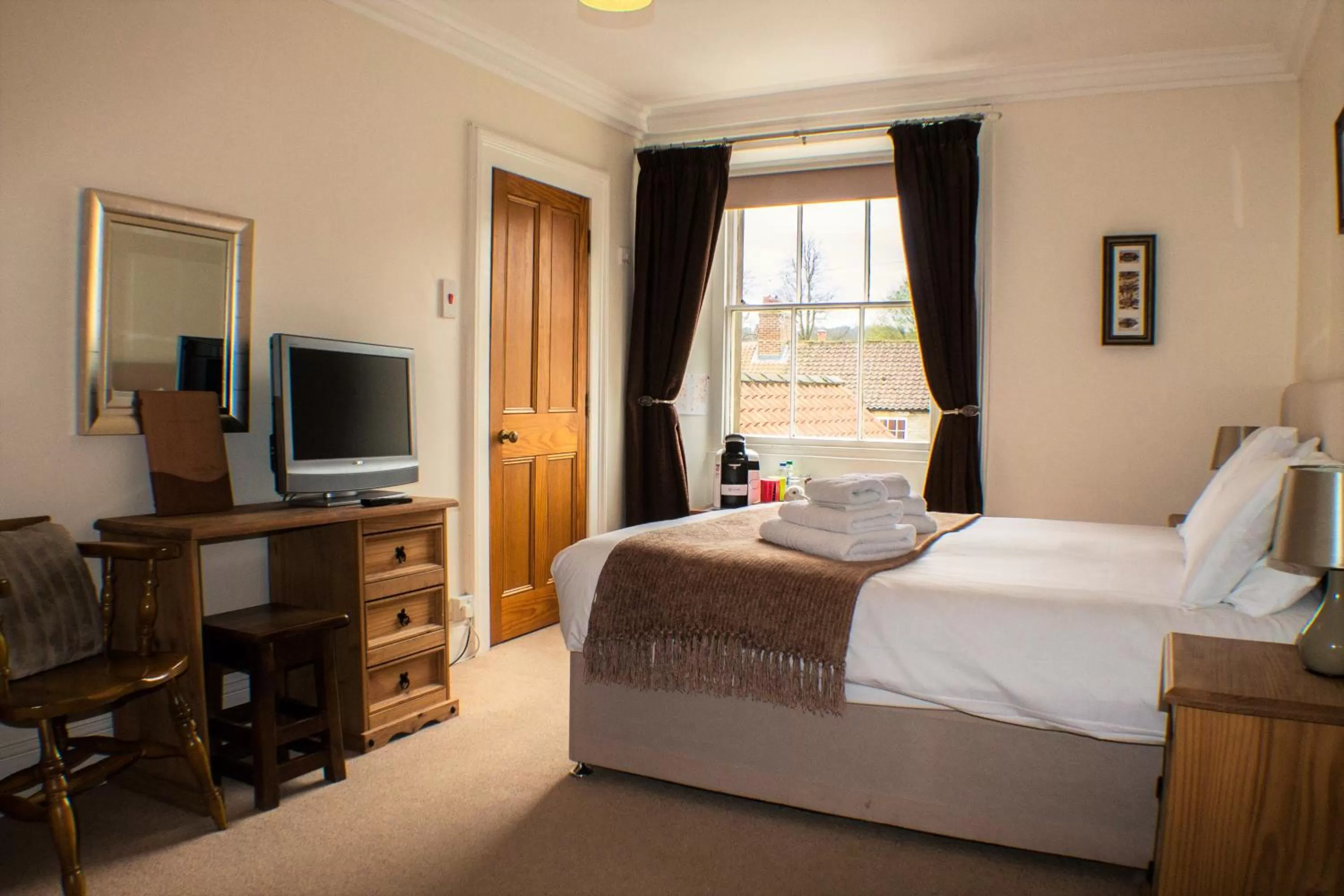 Double or Twin Room (Pet Friendly) in The Royal Oak Hotel