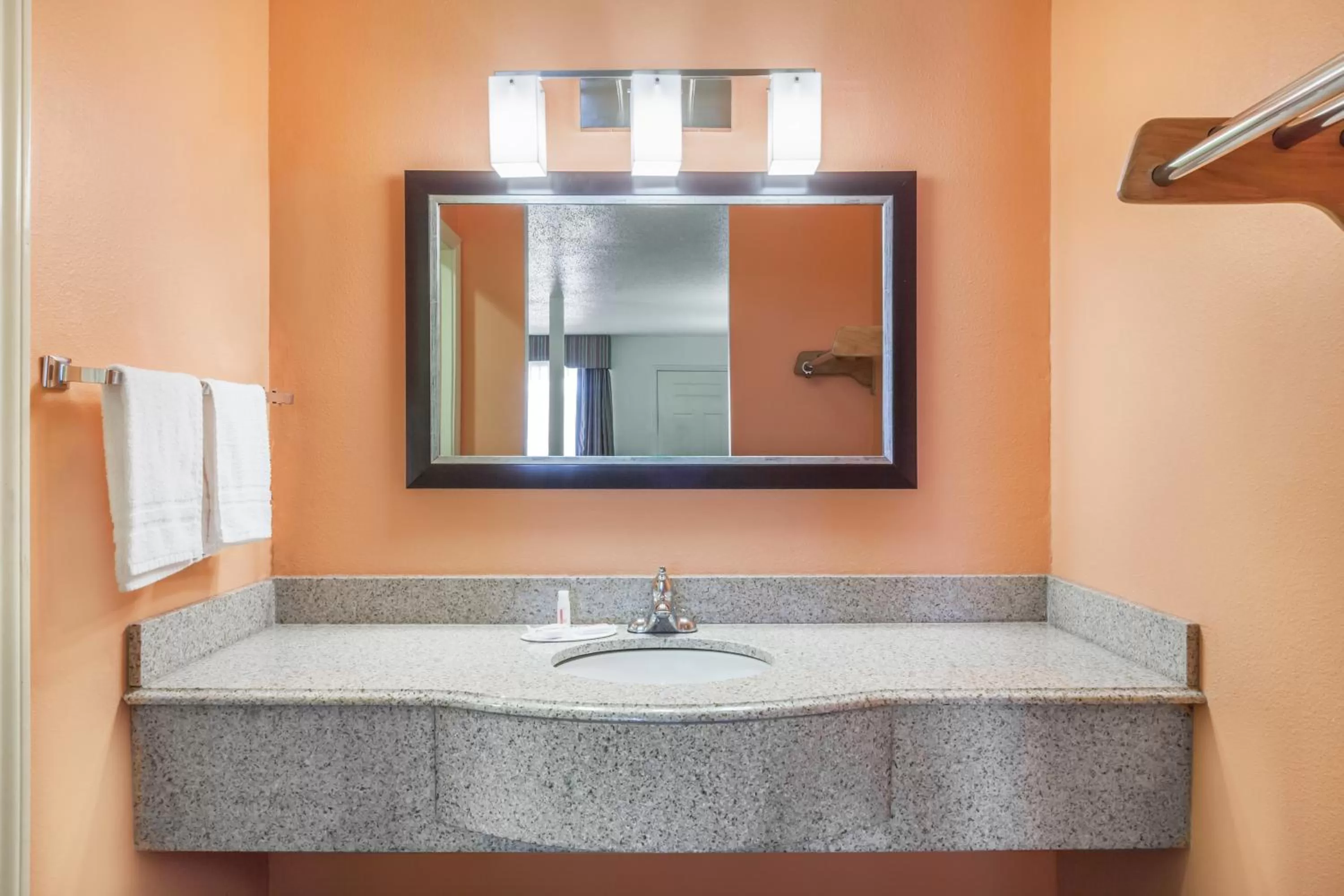 Queen Room with Two Queen Beds - Non-Smoking in Premier Inn