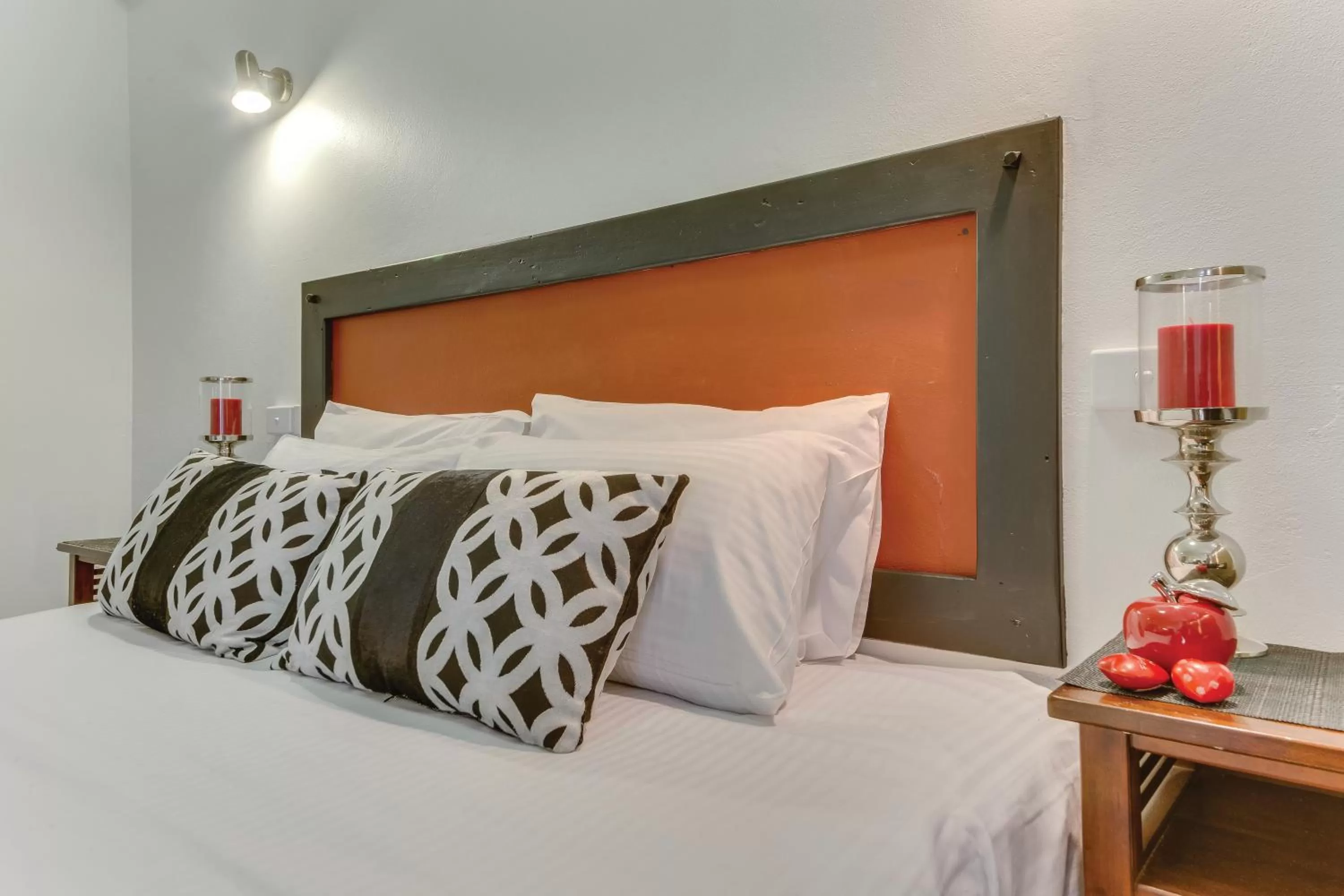 Deluxe King Suite in Rockhampton Riverside Central Hotel Official