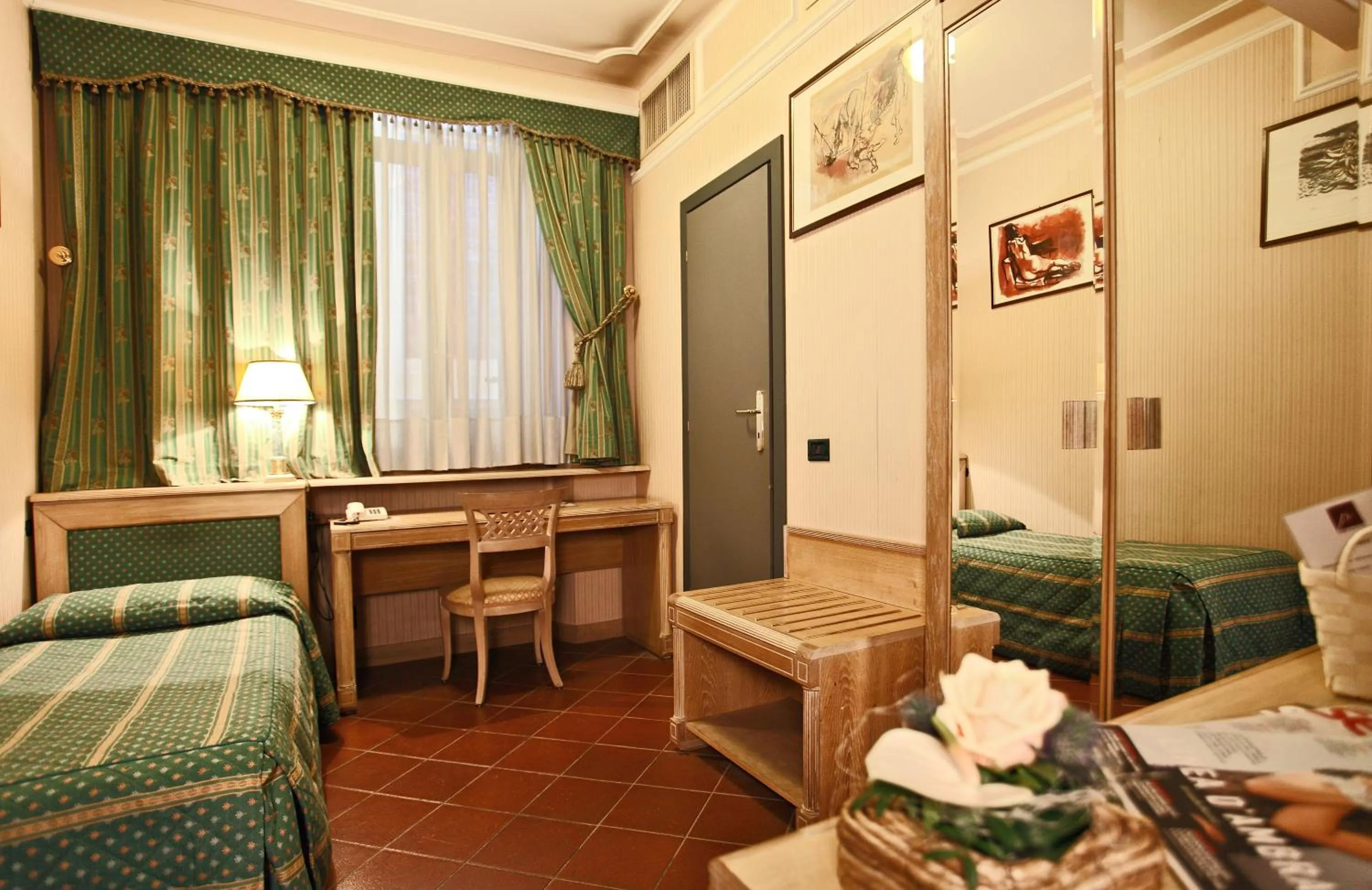 Single Room in Hotel Panama