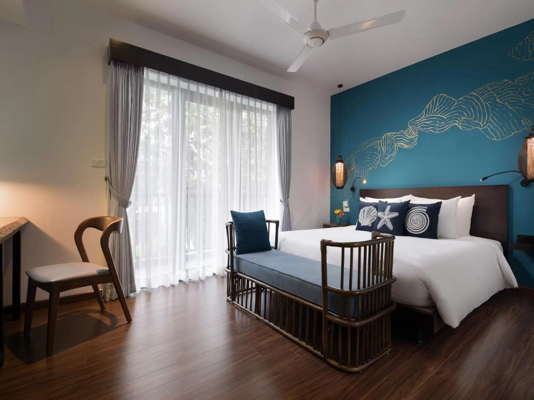 Deluxe Double Room with Balcony in The Blue Alcove Hotel