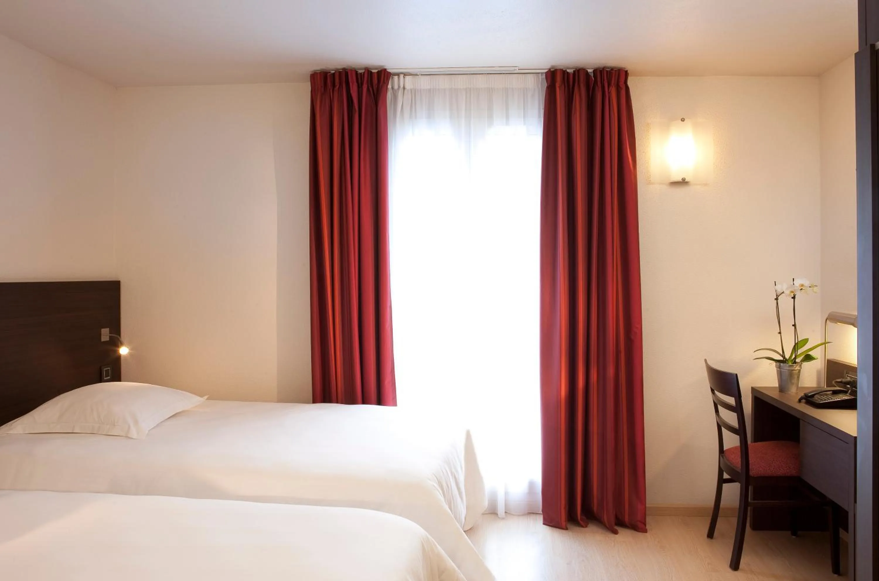 Comfort Twin Room in Escale Oceania Aix-en-Provence