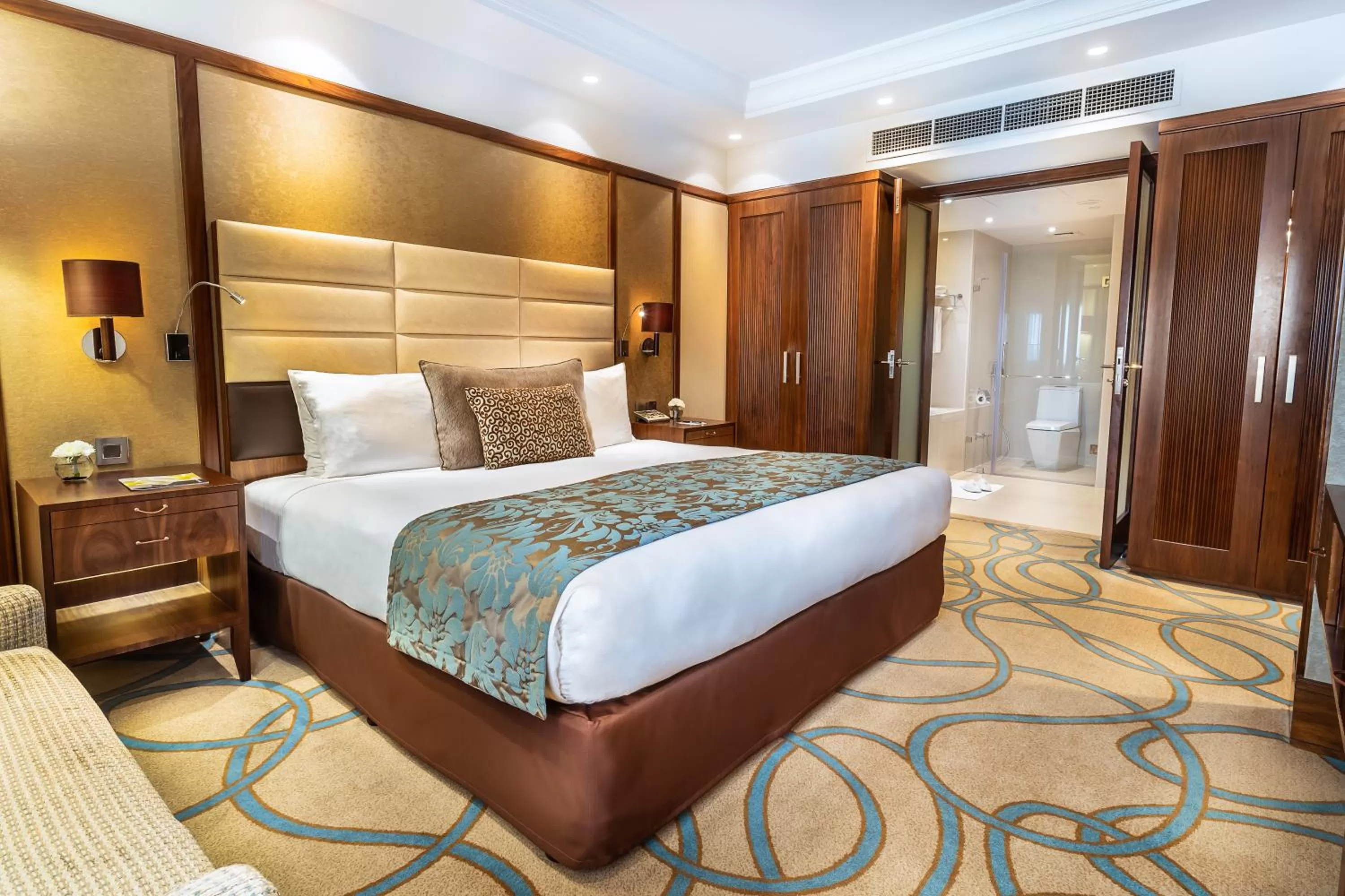 1 King One-Bedroom Suite in InterContinental Bahrain by IHG
