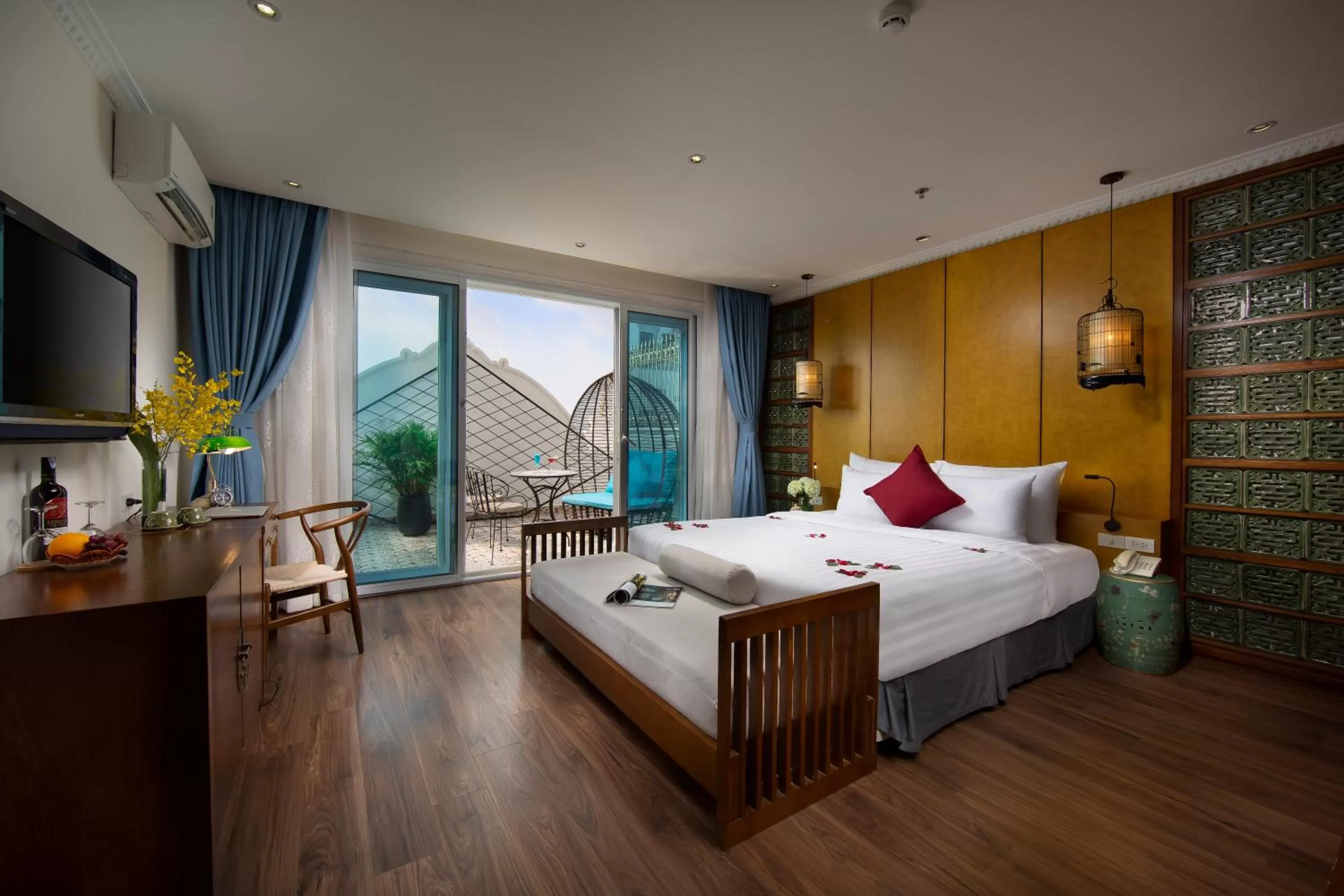 Junior Suite with Terrace in Hanoi Media Hotel & Spa