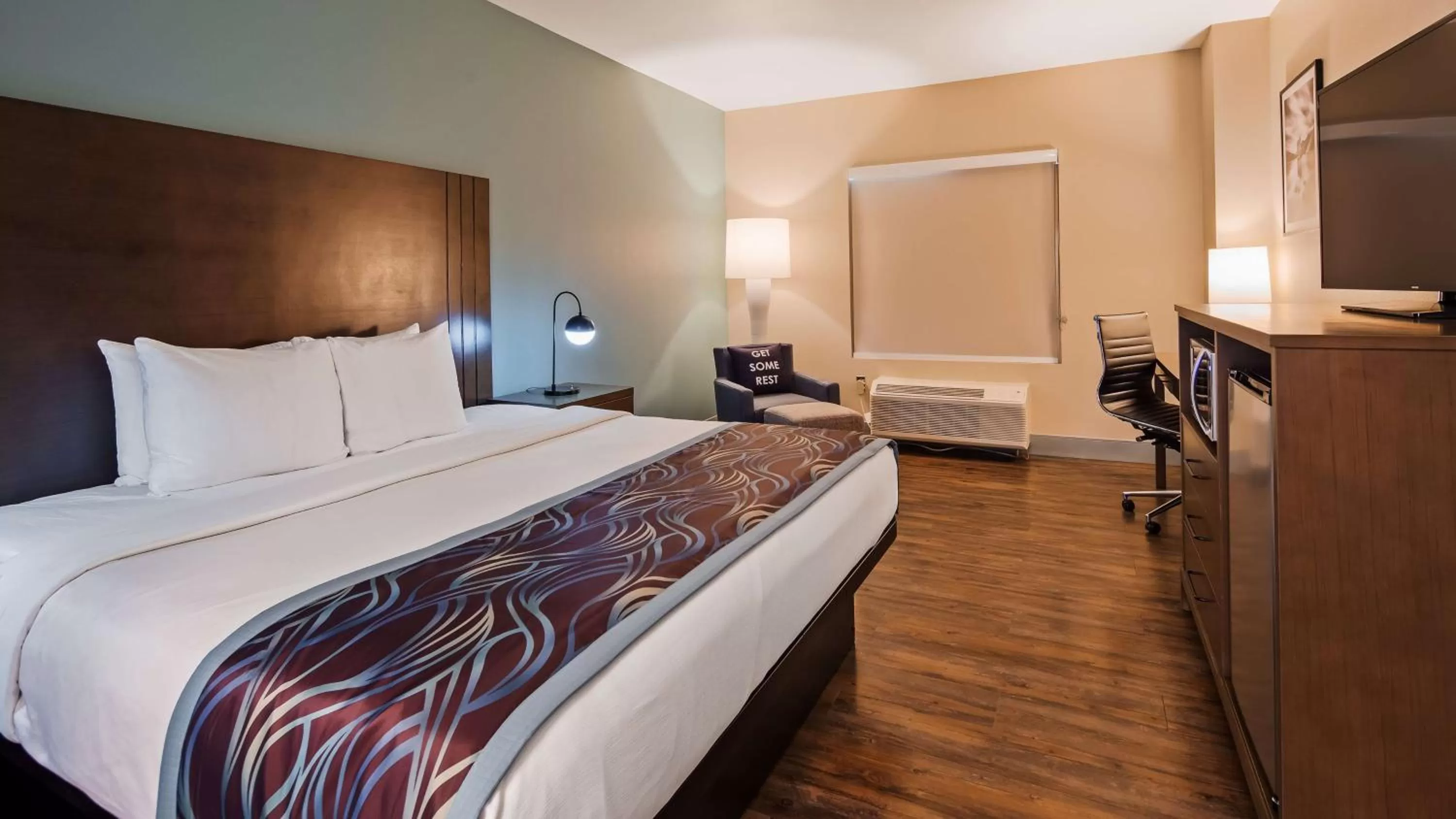 King Room - Non-Smoking in Best Western Plus New Barstow Inn & Suites