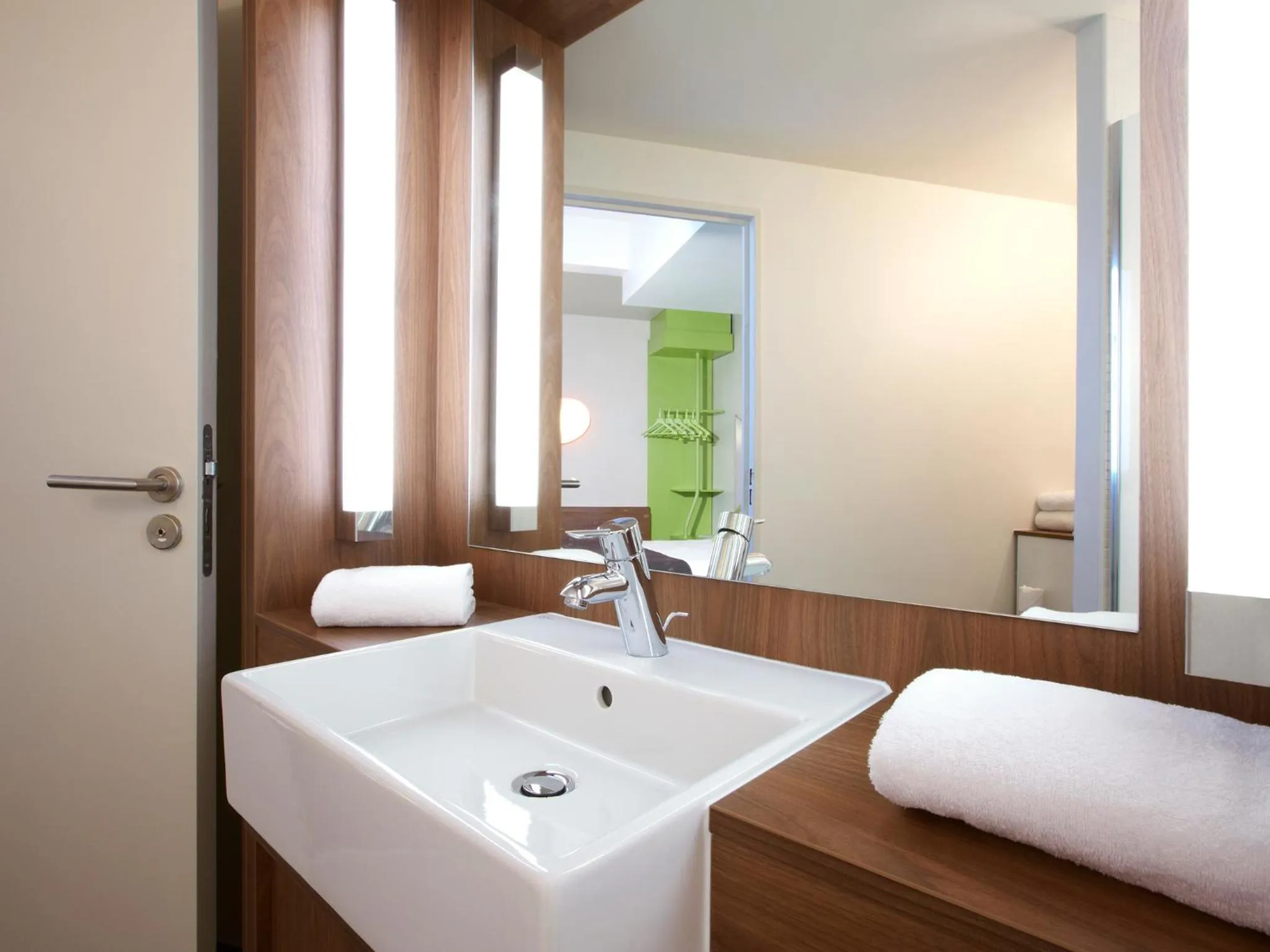 New Generation Double Room  in Campanile NATURE - Cergy Saint Christophe