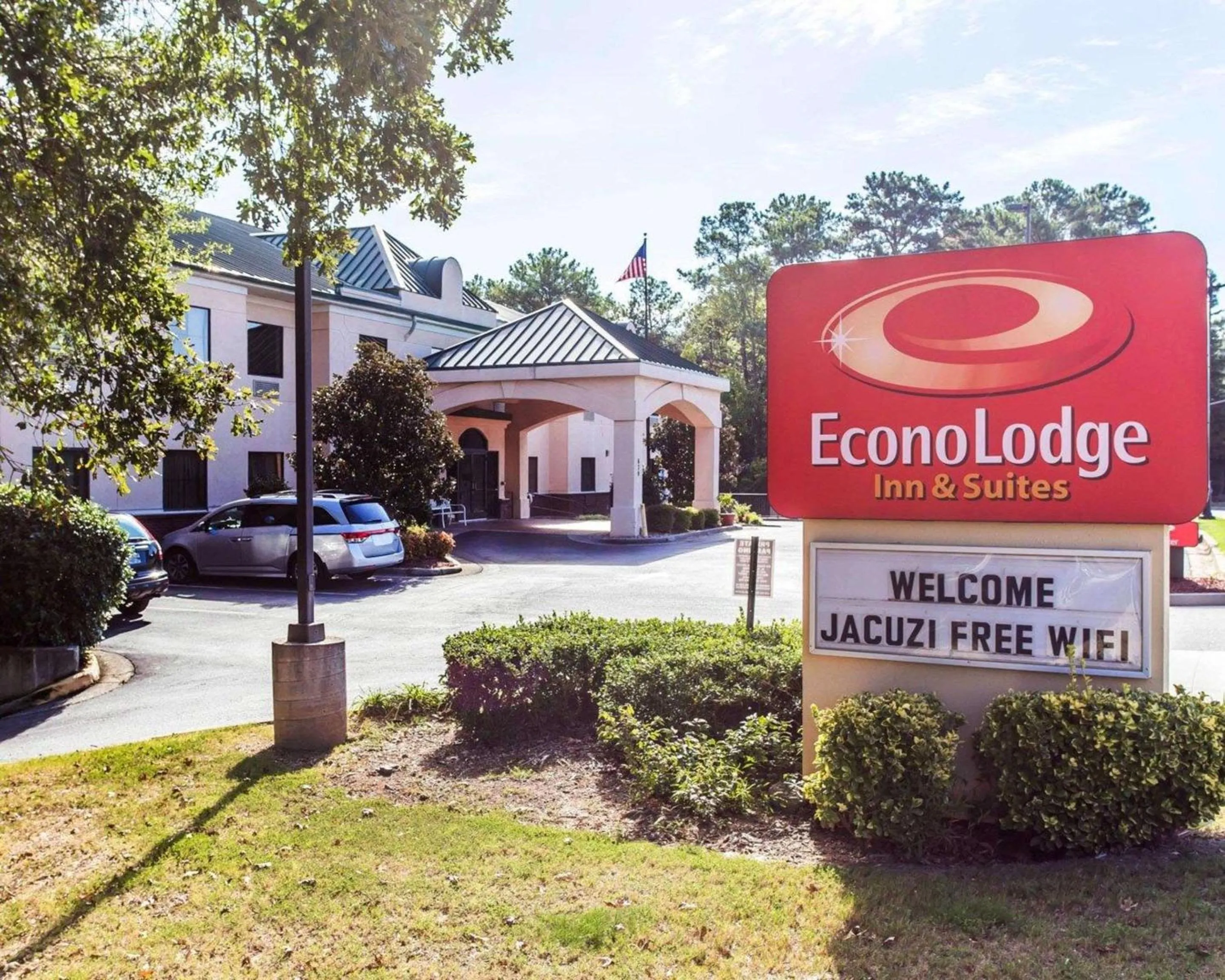 Econo Lodge Inn & Suites Marietta near Dobbins ARB