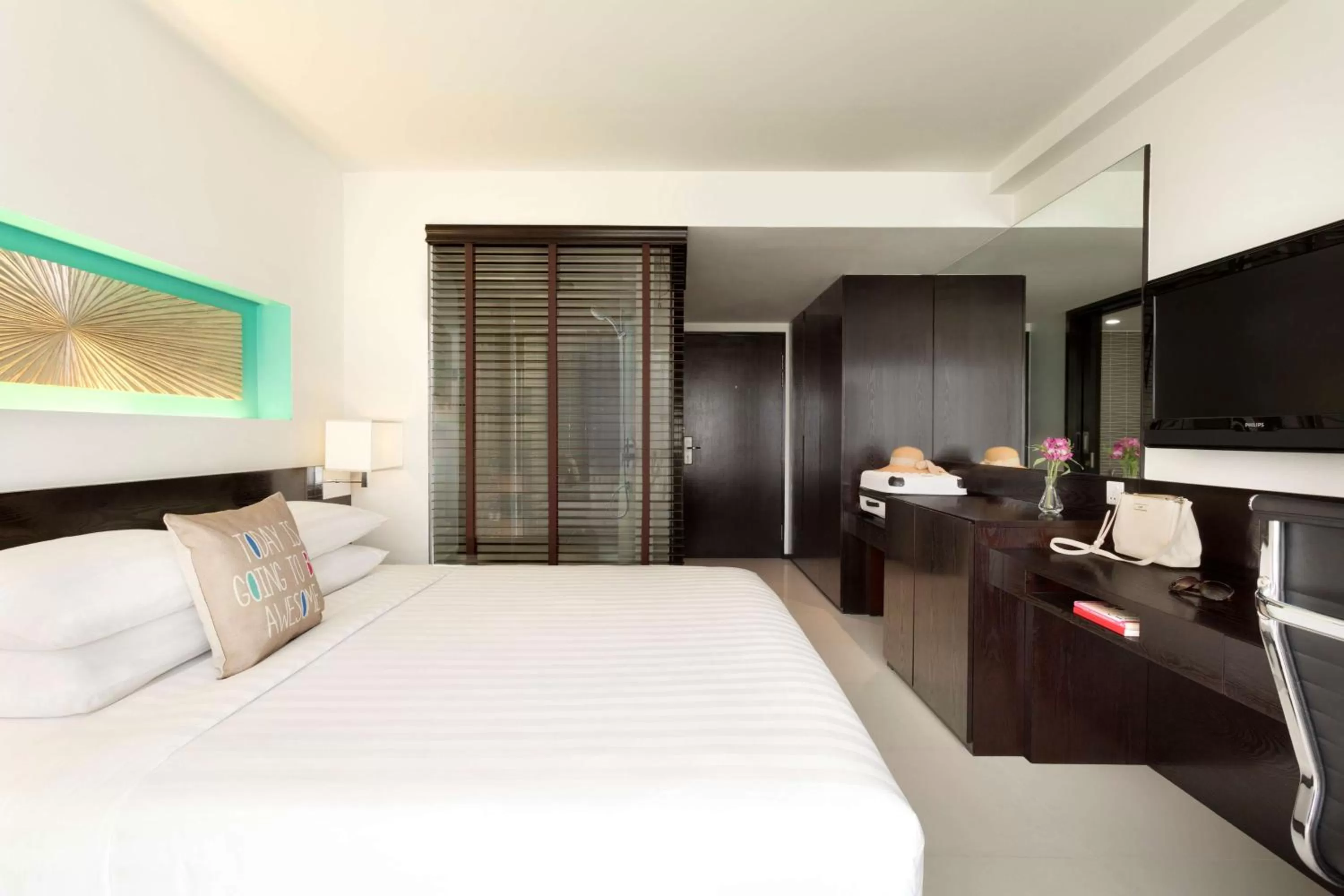 Deluxe Queen Room (Free Return Airport Transfer, Complimentary Wifi) in Jen Maldives Male by Shangri-La