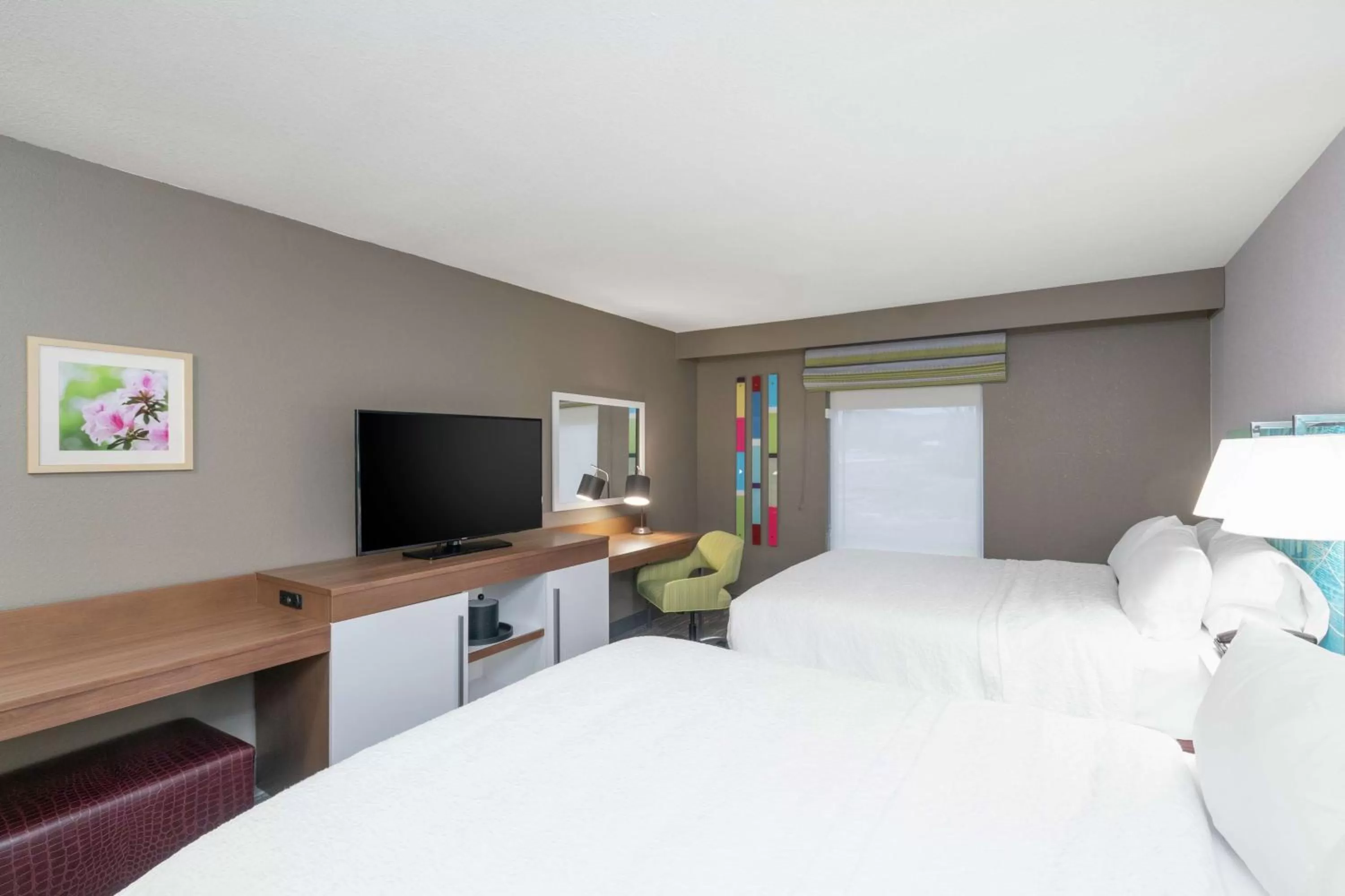 Queen Room with Two Queen Beds - Hearing Access/Non-Smoking in Hampton Inn Weston, WV