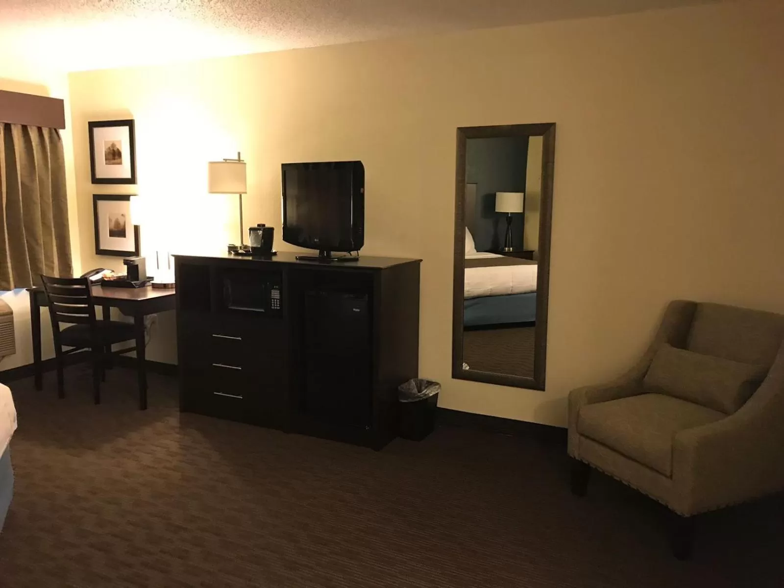 King Room - Non-Smoking in AmericInn by Wyndham Hotel and Suites Long Lake