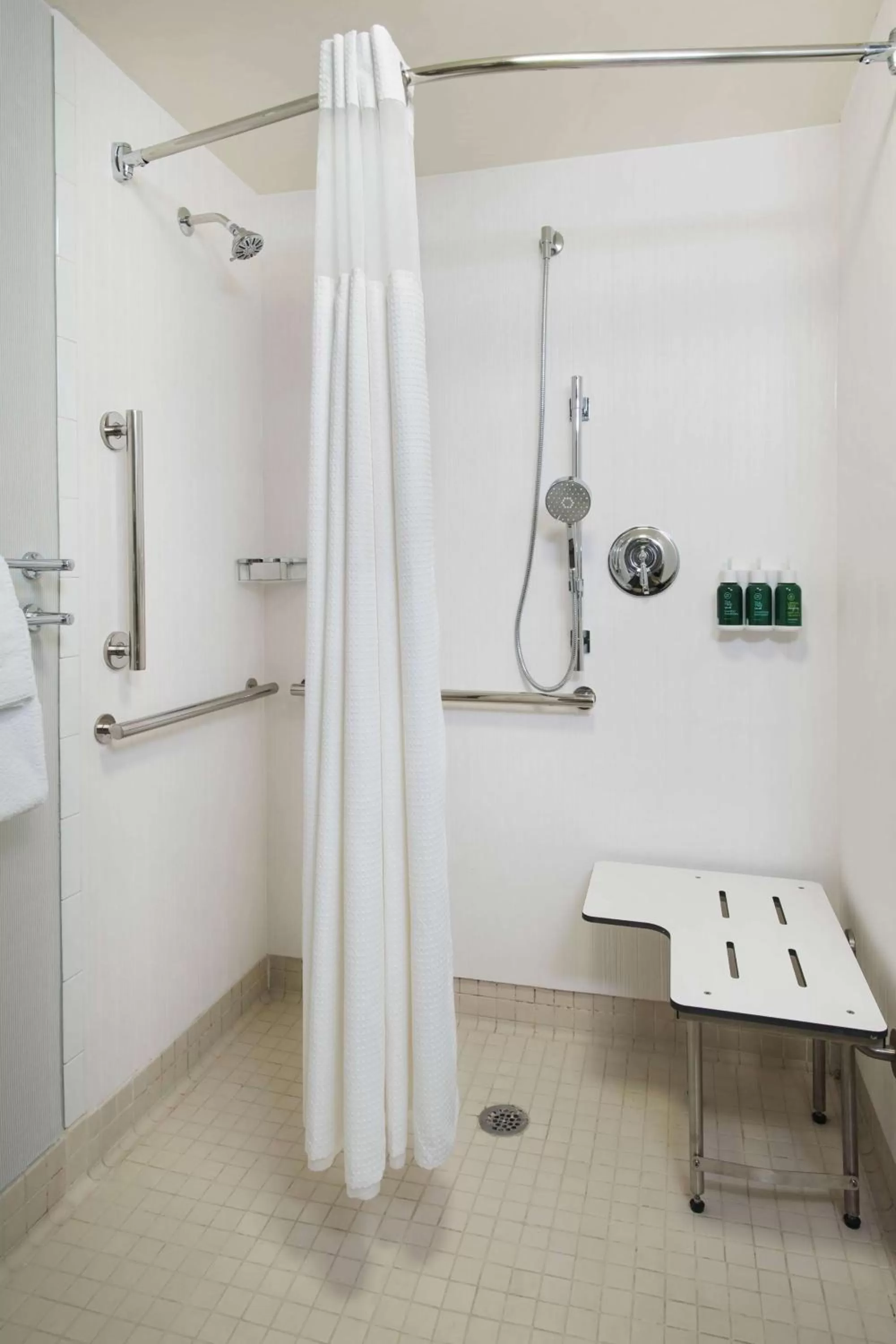 Mobility/Hearing Accessible Deluxe Two Doubles with Roll-In Shower in Sonesta Select Boca Raton Town Center