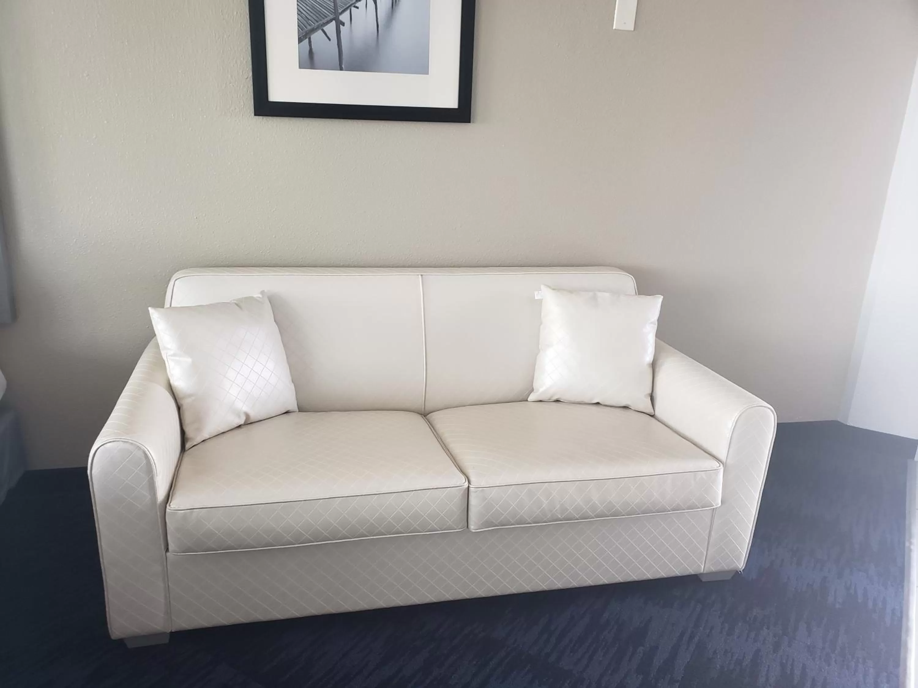 Deluxe Queen Suite with Two Queen Beds & Sofa Bed in Anchor Beach Inn