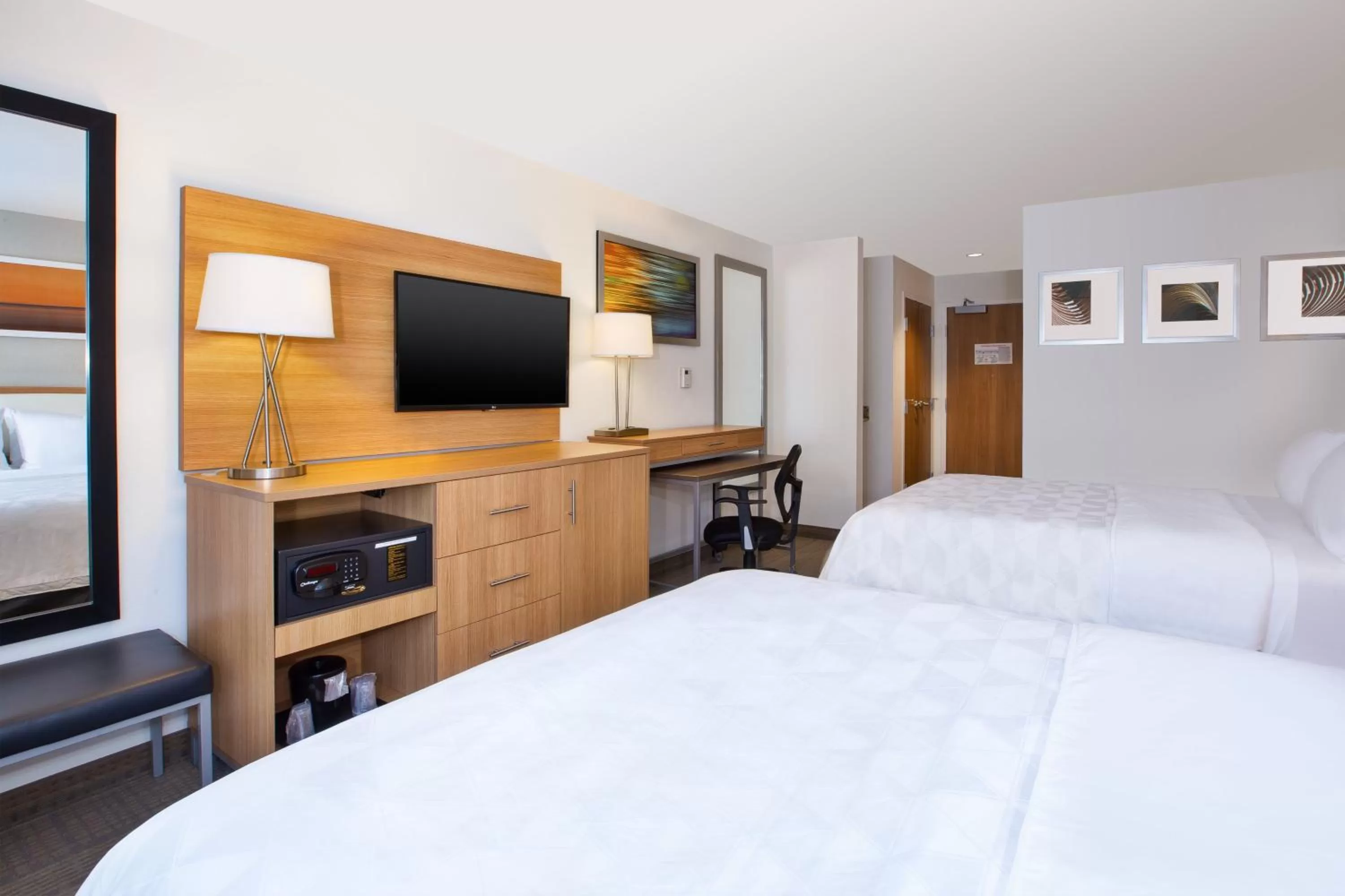 Standard Room with Two Queen Beds in Holiday Inn Morgantown-University Area by IHG
