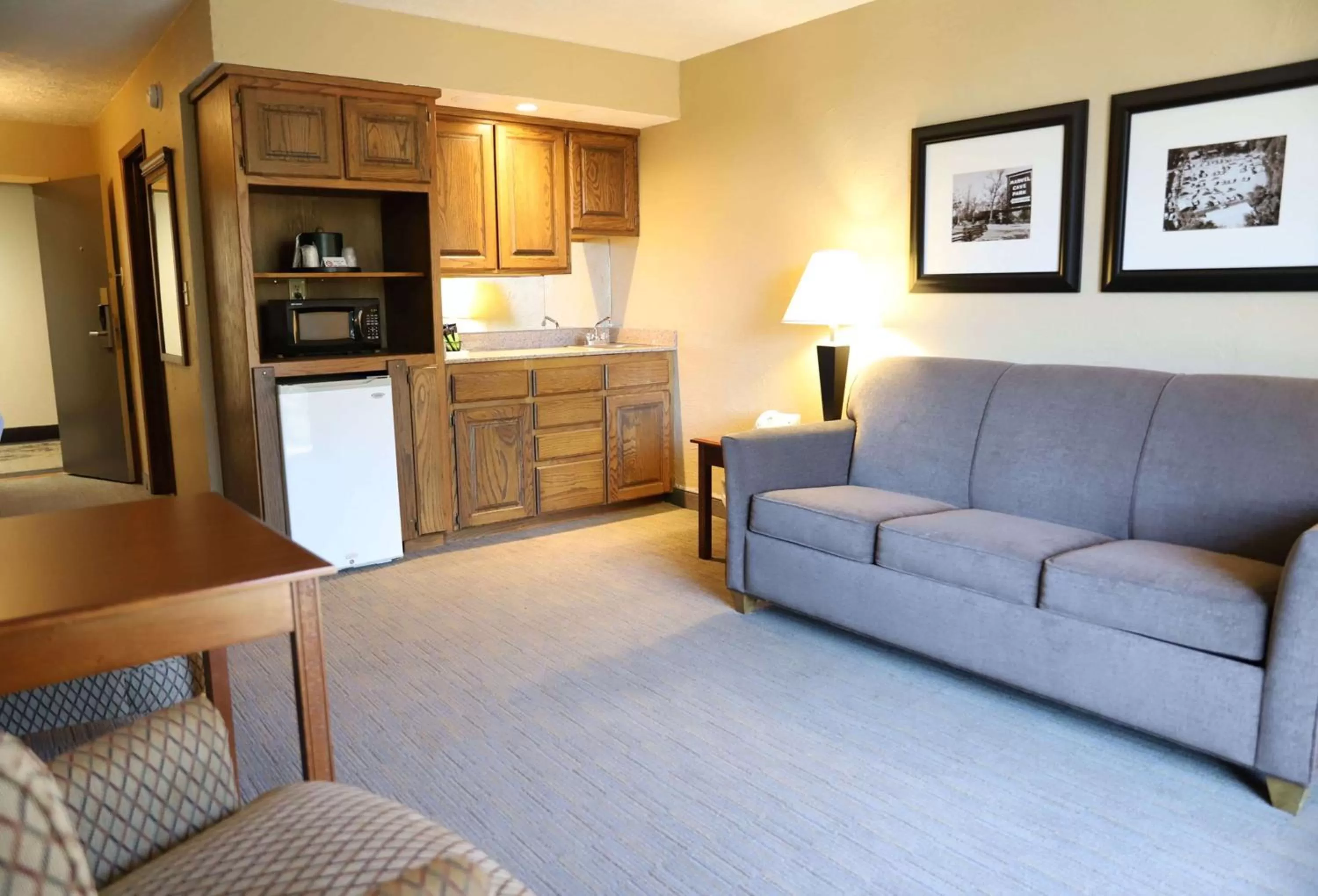 King Suite with Sofa Bed - Non-Smoking in Best Western Branson Inn and Conference Center