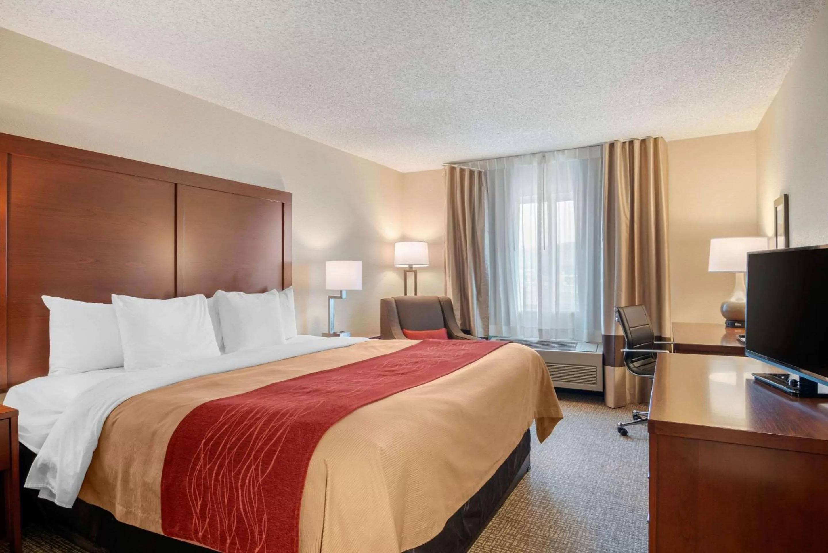 King Room - Non-Smoking in Comfort Inn Medford North