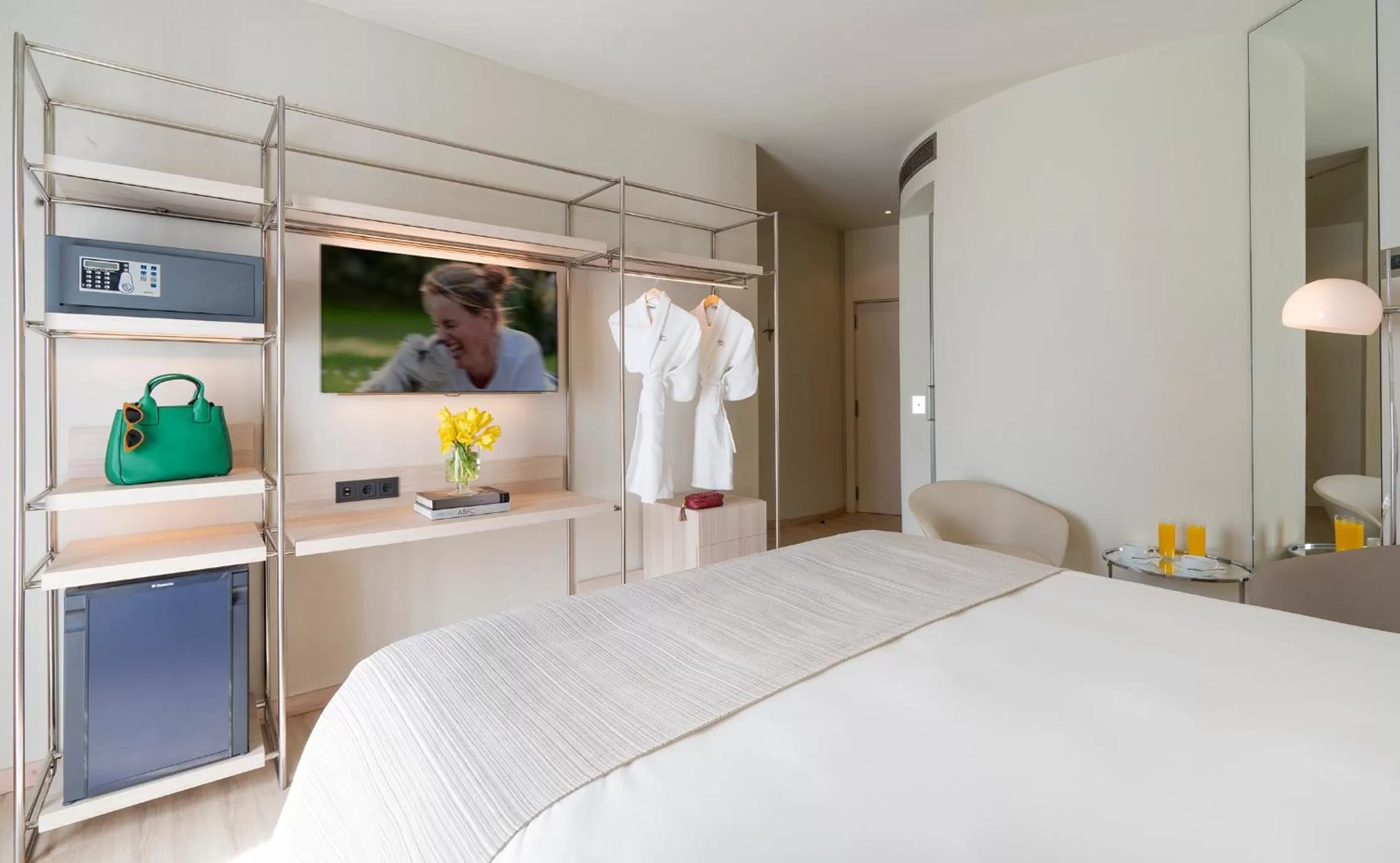 Deluxe Double Room in Cram Hotel