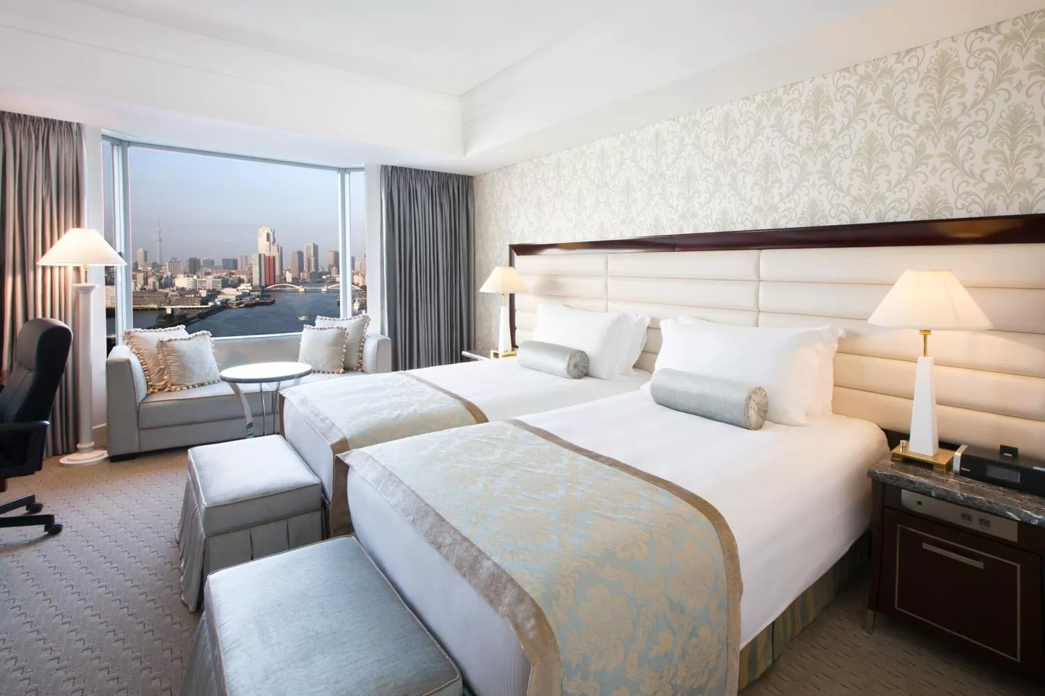 Classic Twin Room with River View - single occupancy - High Floor in InterContinental Tokyo Bay by IHG