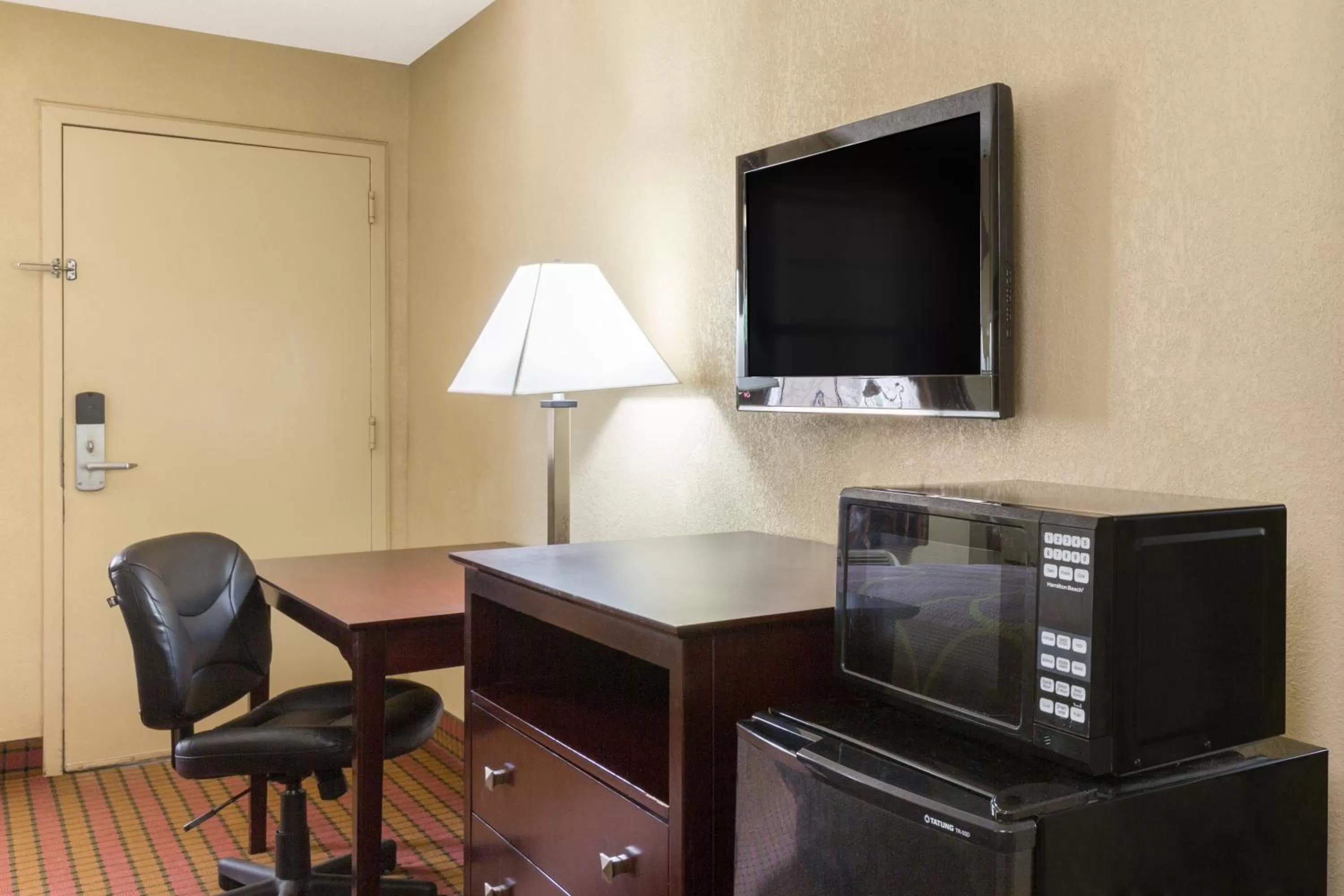 King Room - Mobility Access/ Smoking in Super 8 by Wyndham Ruston