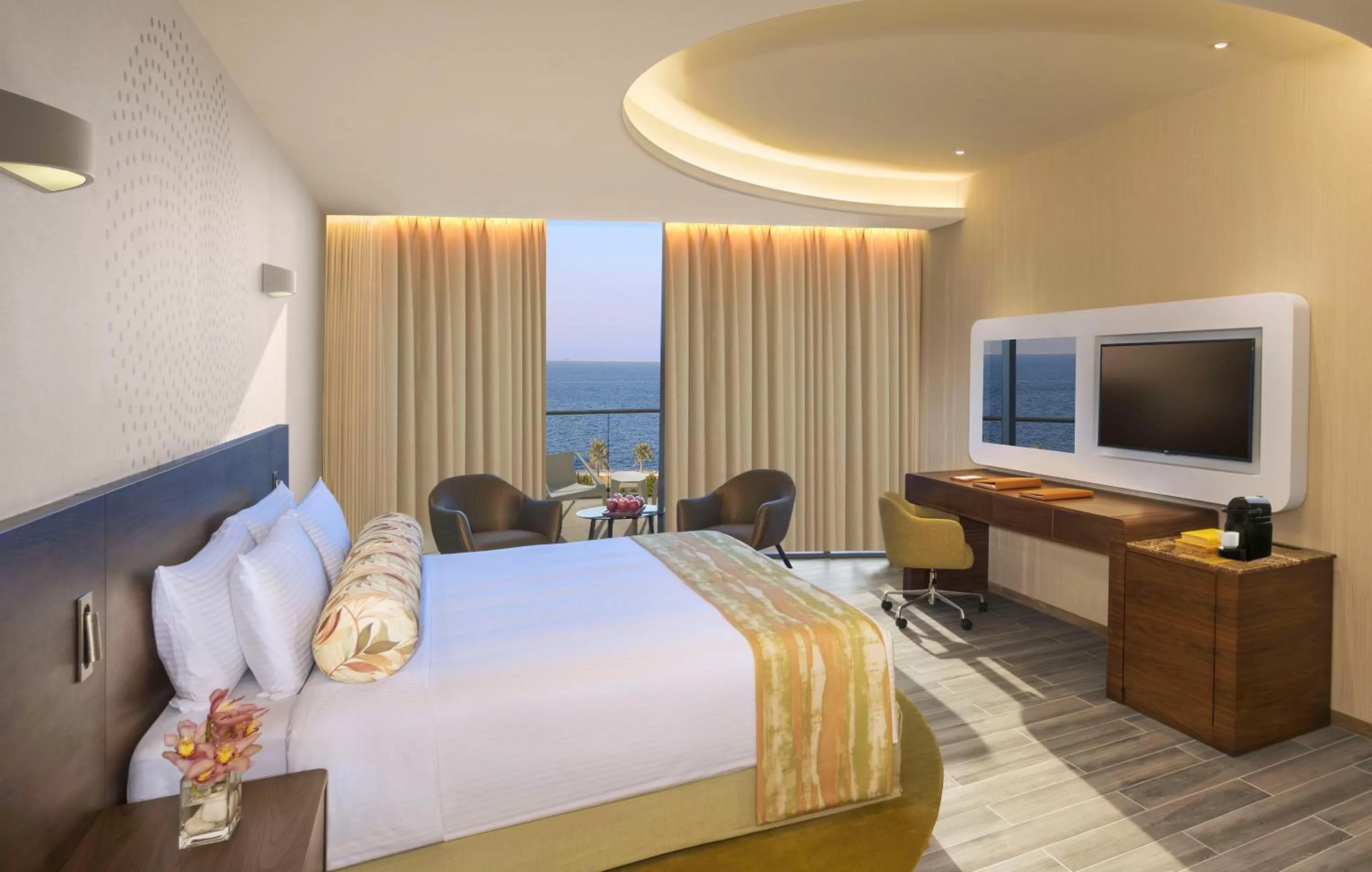 PREMIUM ROOM Partial Sea View, Club Lounge Access, King Bed or Two Single Beds, Private Beach Access in The Retreat Palm Dubai MGallery by Sofitel