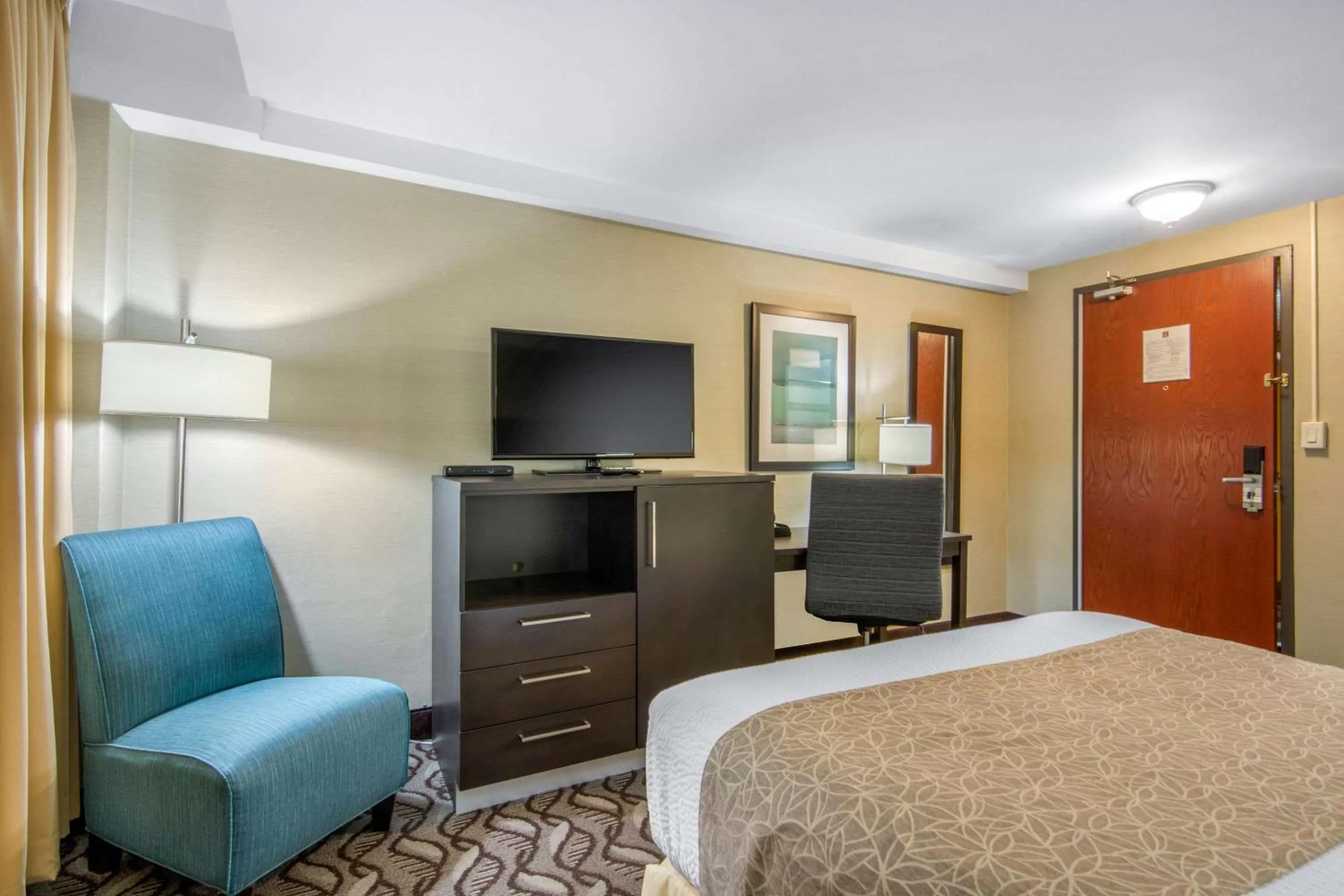 Queen Room - Non-Smoking in Clarion Hotel