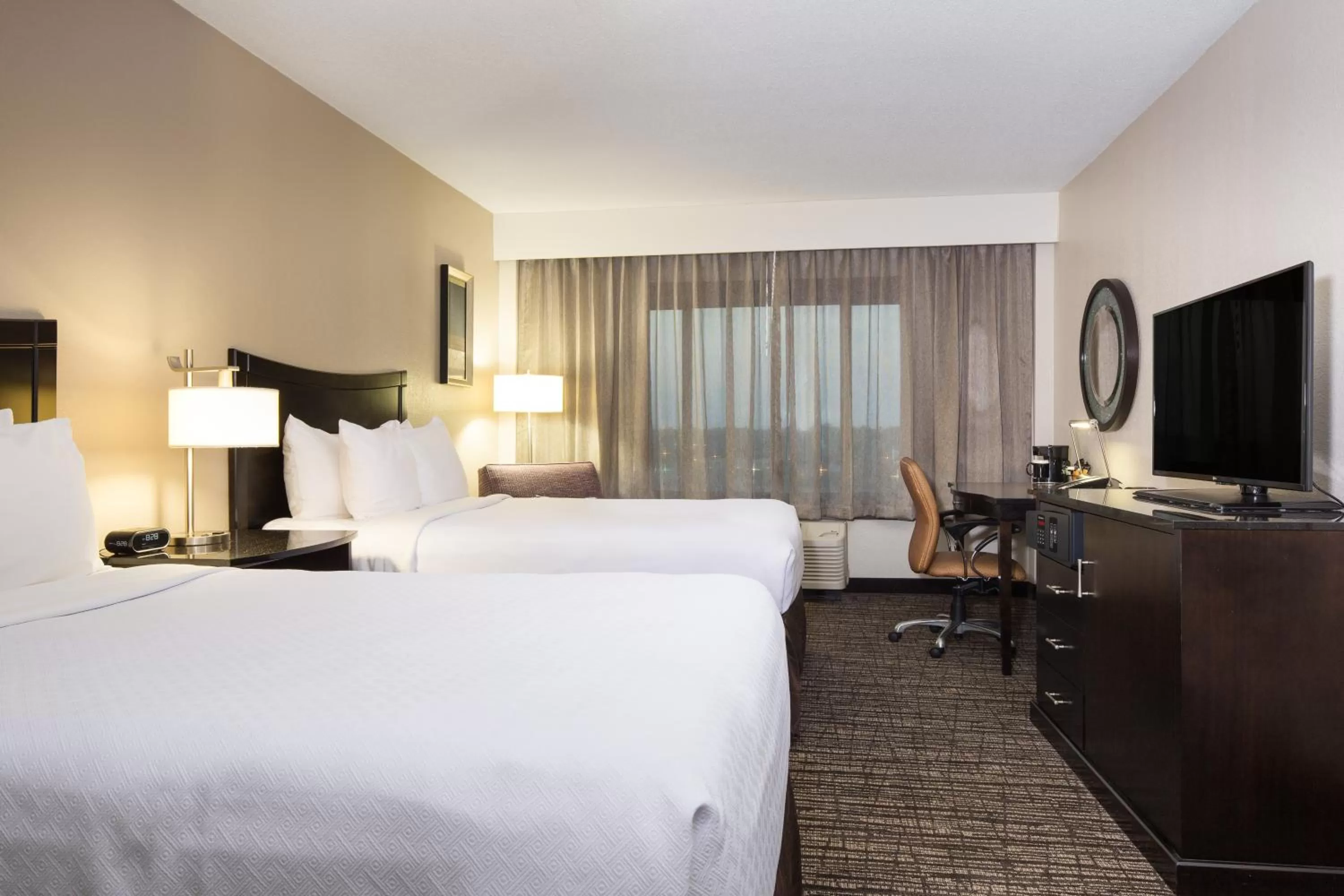 Standard Room in Crowne Plaza Memphis Downtown by IHG