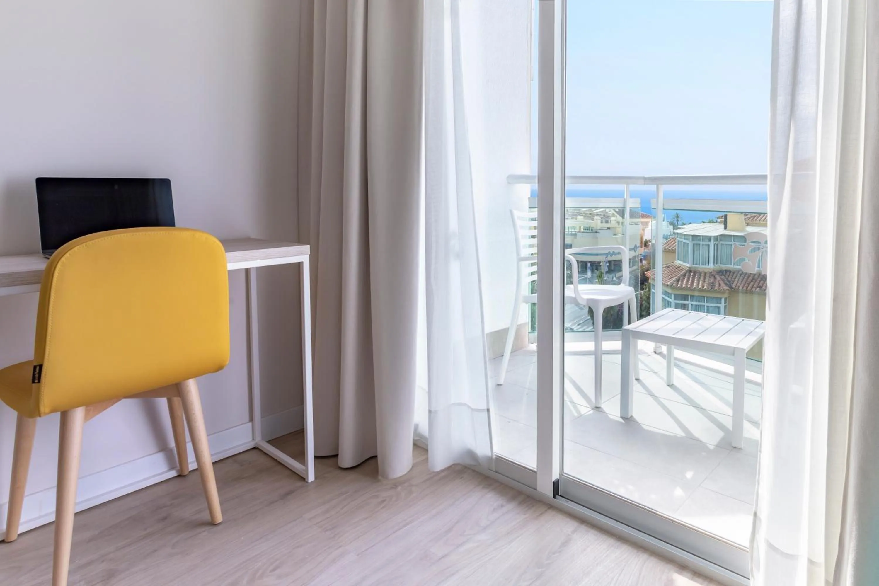Double Room with Side Sea View  - single occupancy in Palmasol