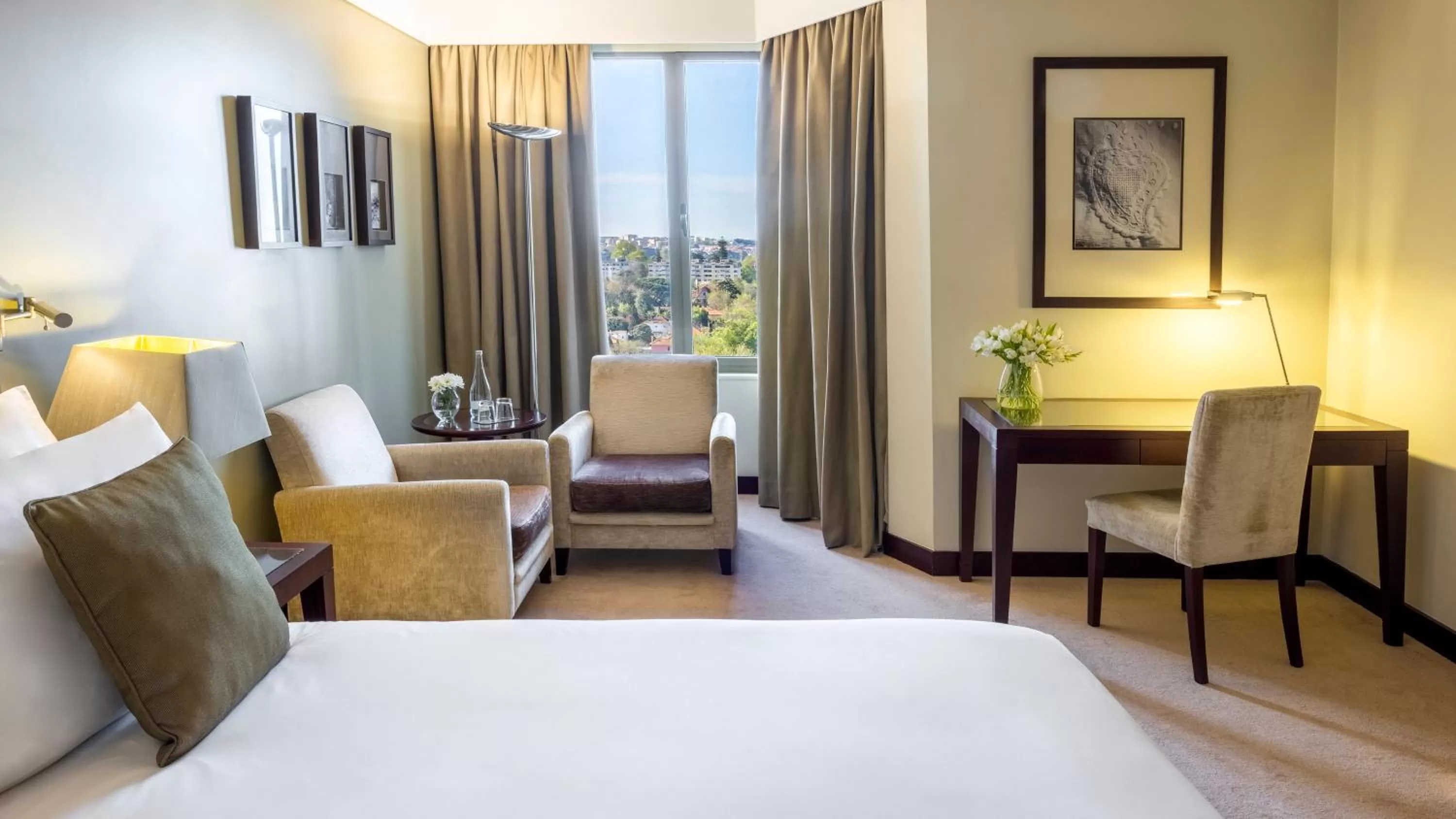 Standard Queen Room in Crowne Plaza Porto by IHG