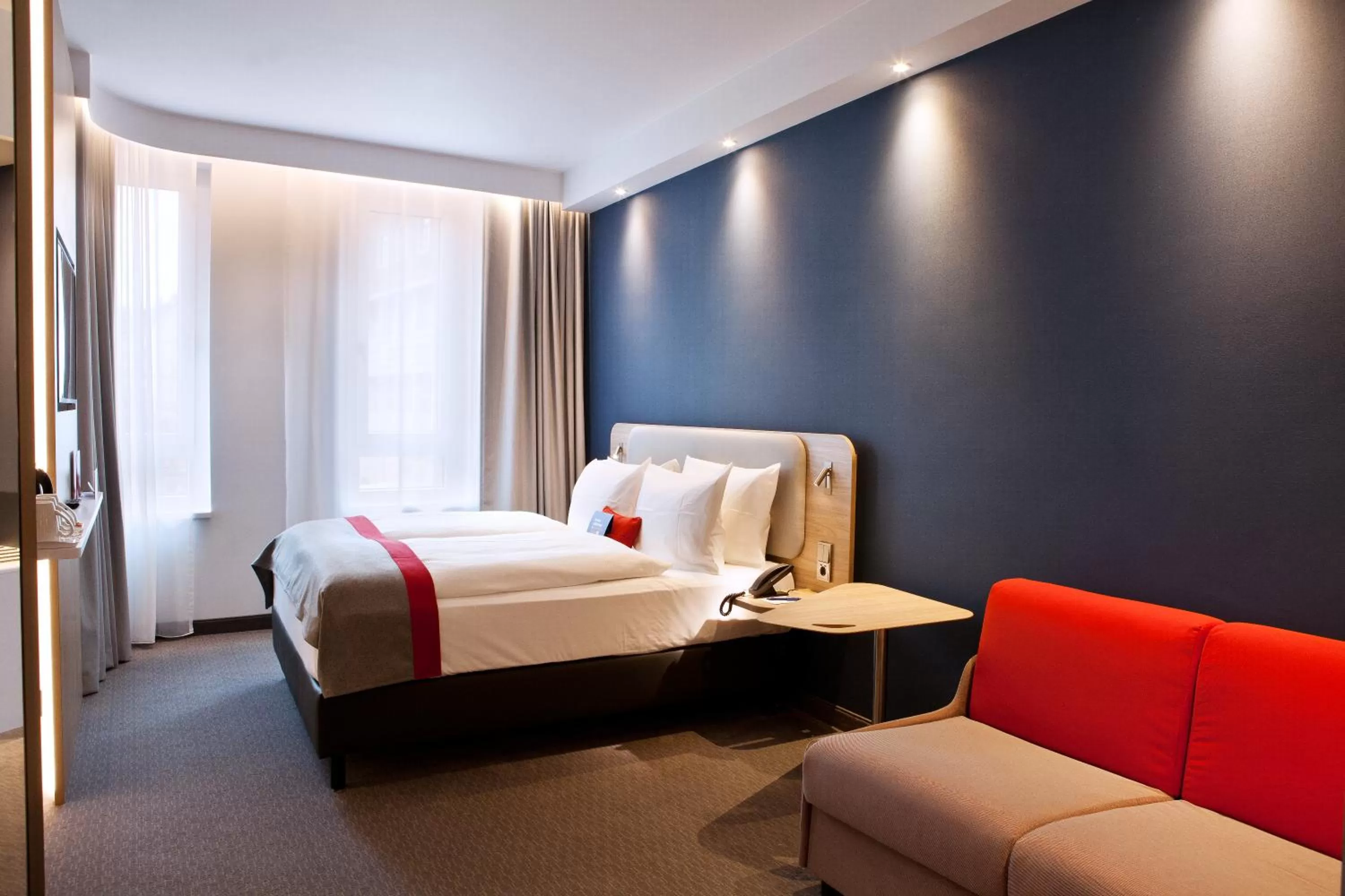 Standard Queen Room with Sofa Bed - Non-Smoking in Holiday Inn Express - Göppingen by IHG