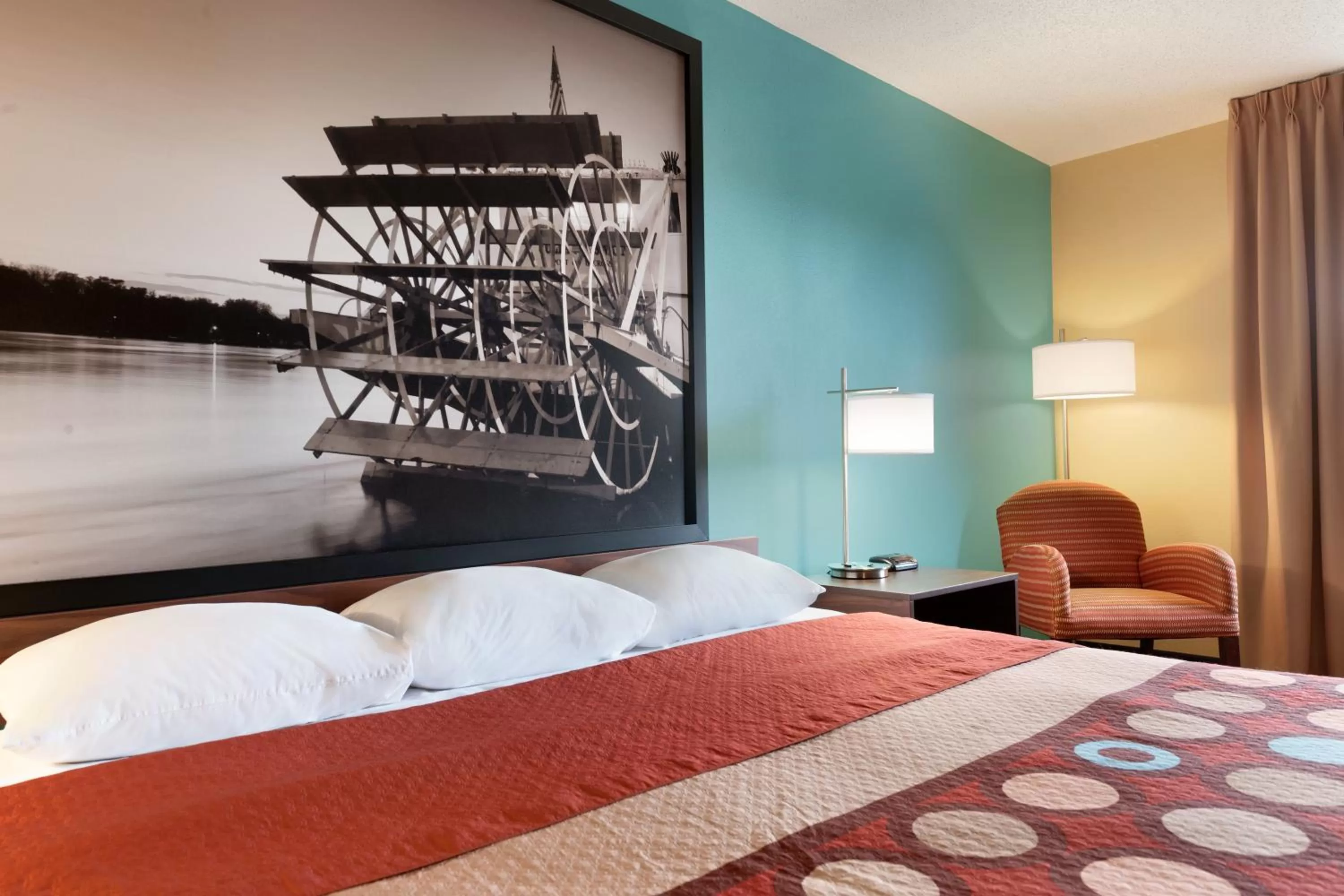 Business King Room - Non-Smoking in Super 8 by Wyndham Peoria