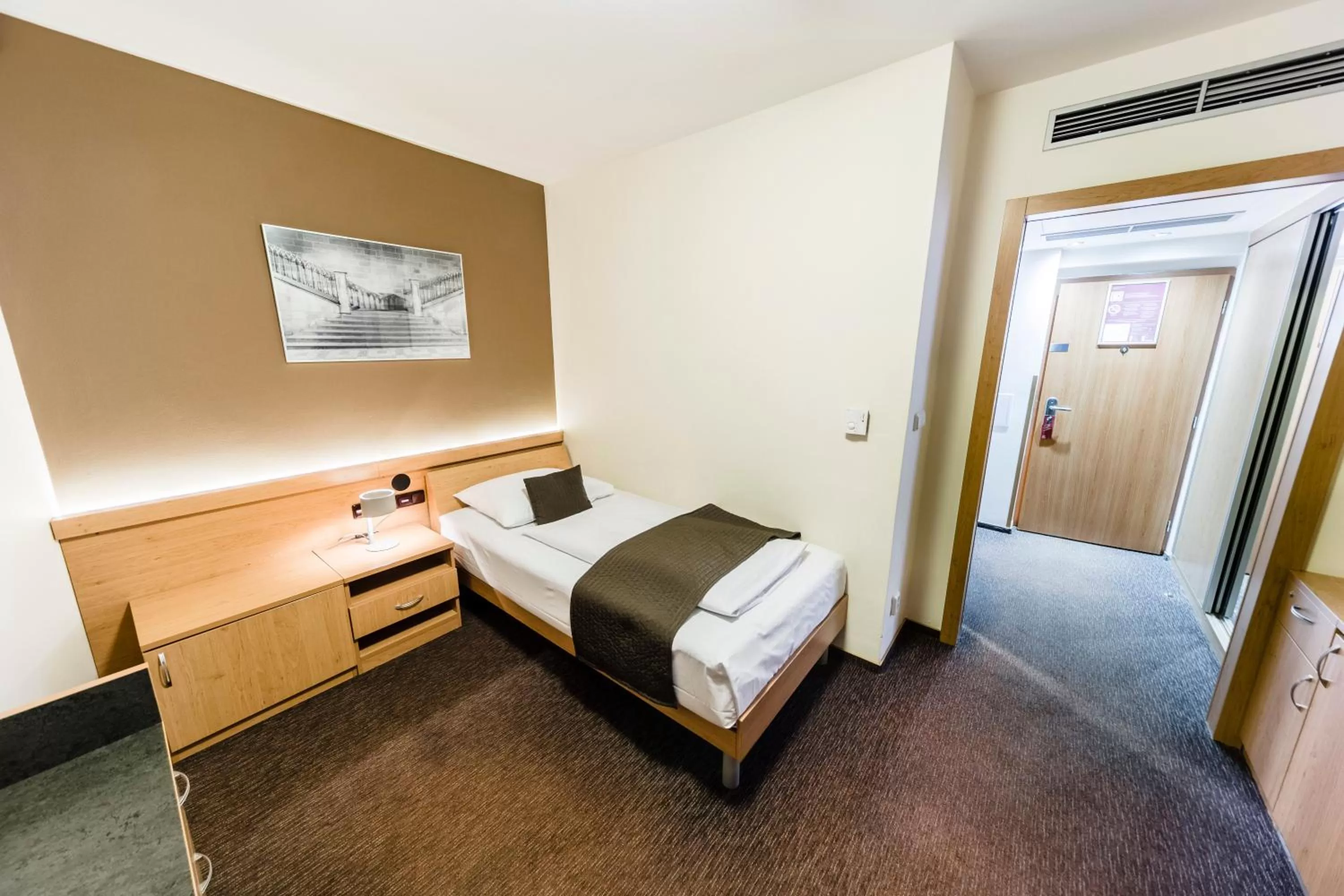 Single Room in Archibald City