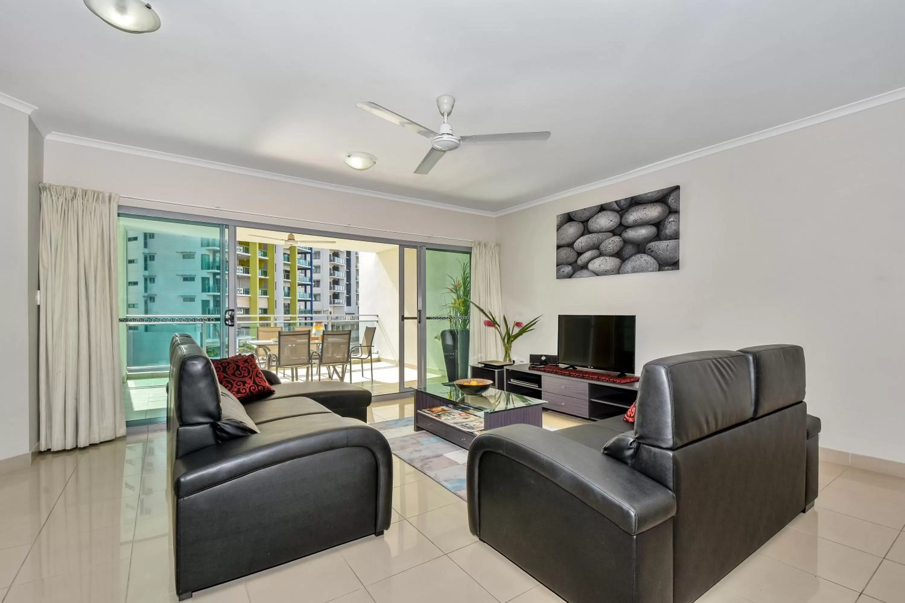 Executive One-Bedroom Apartment in Argus Apartments Darwin