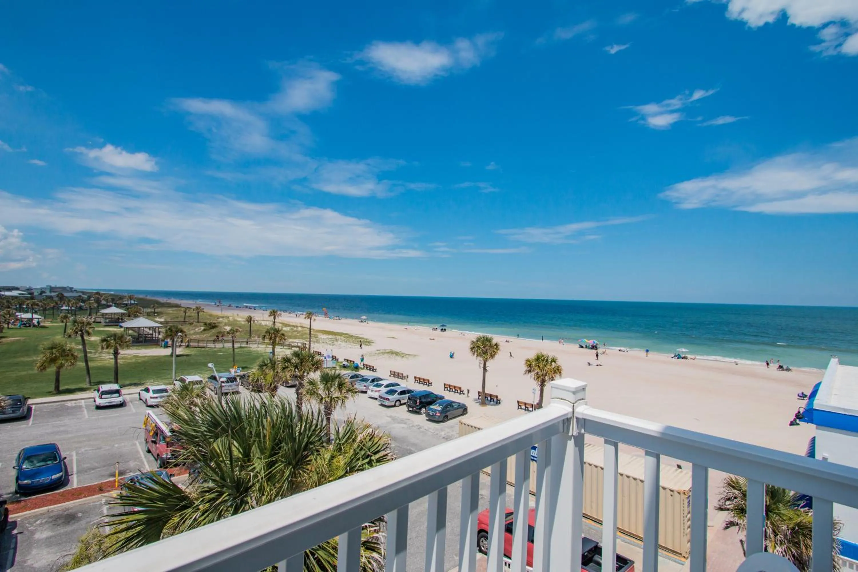 Queen Suite with Balcony in Seaside Amelia Inn - Amelia Island